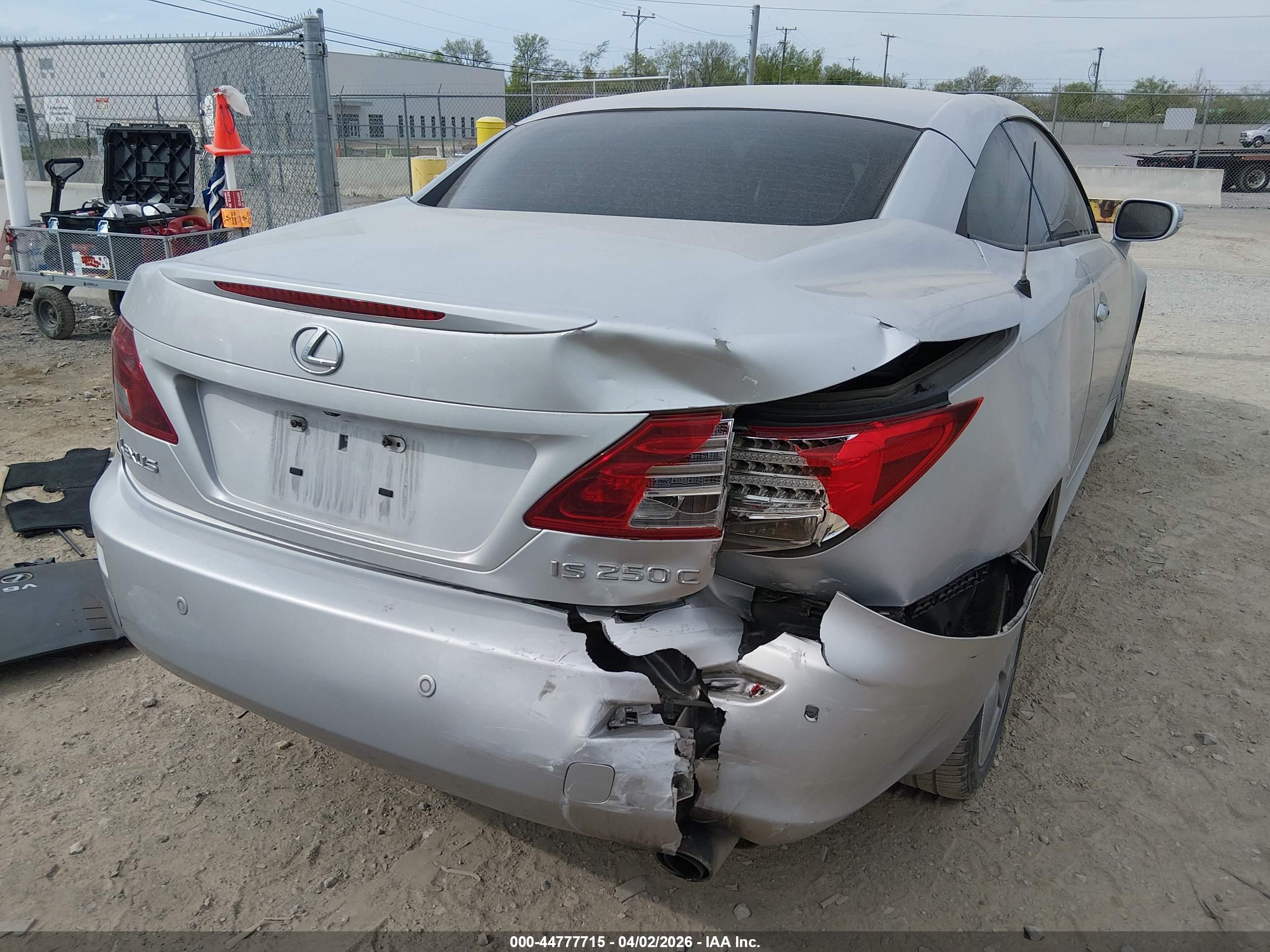 LEXUS IS image 6