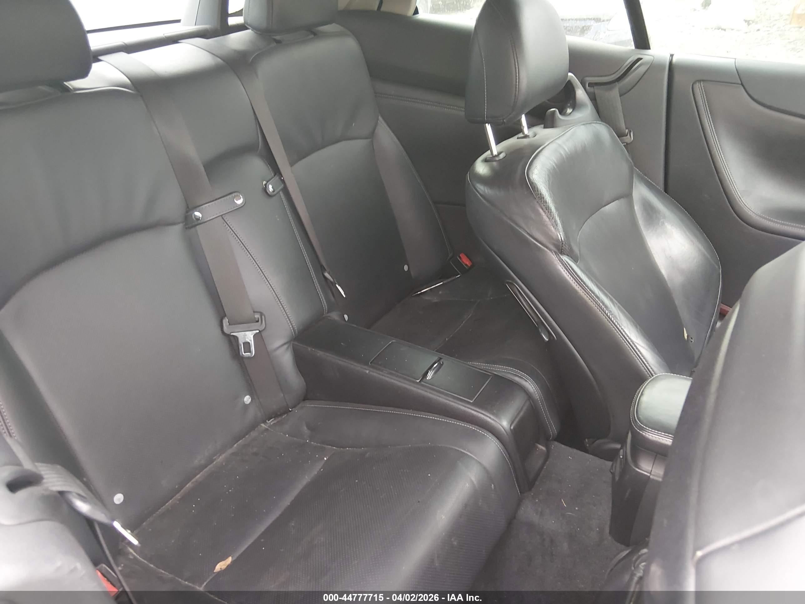 LEXUS IS image 8