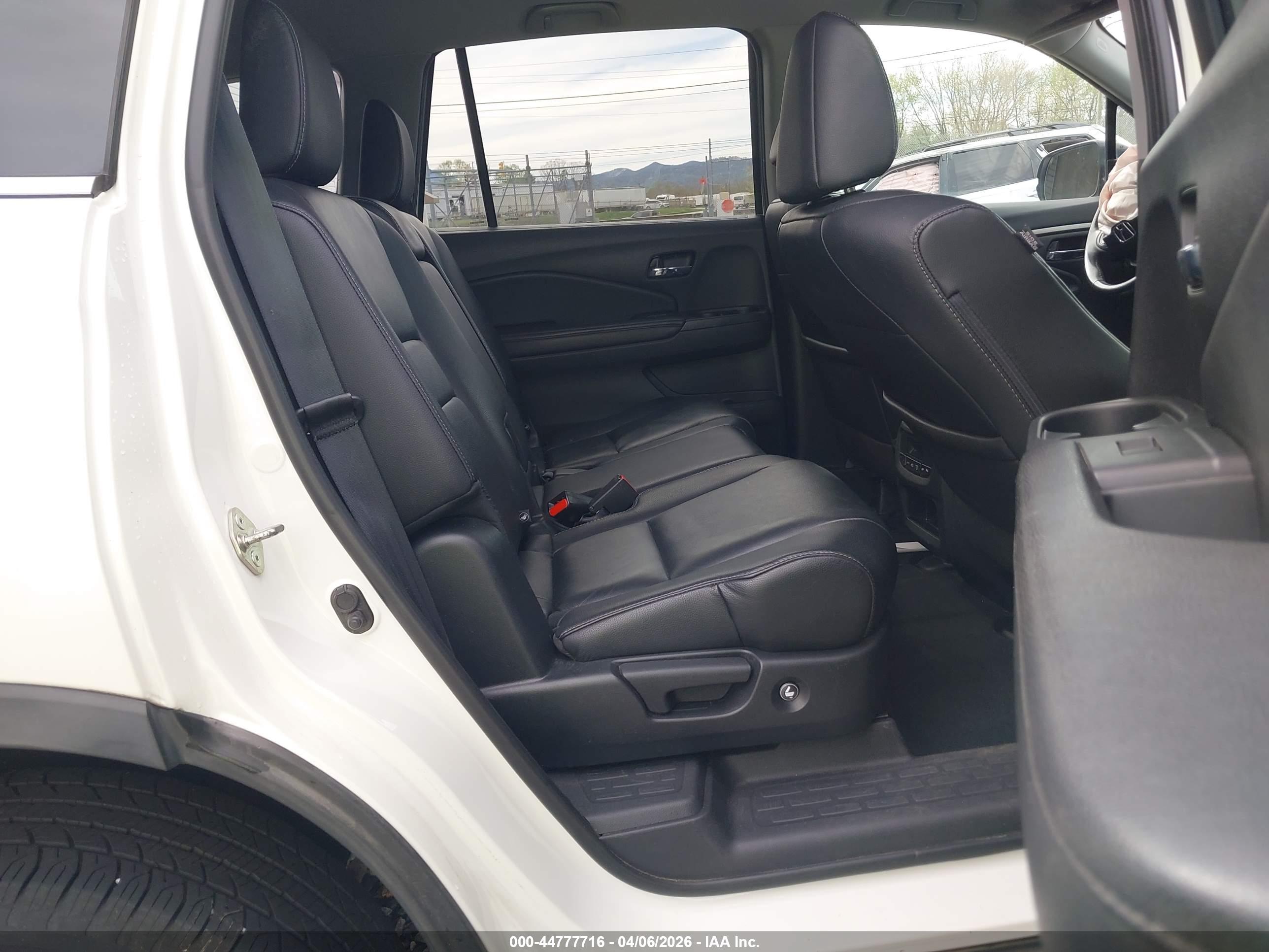 HONDA PILOT image 8