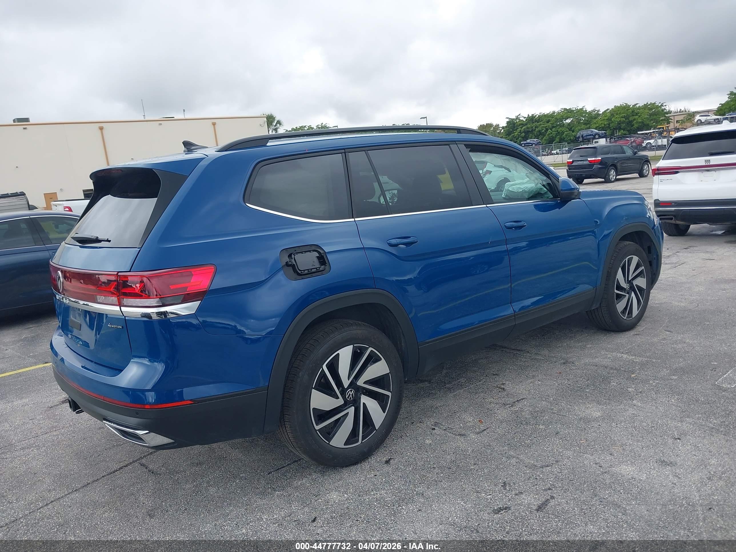 VOLKSWAGEN ATLAS image 4