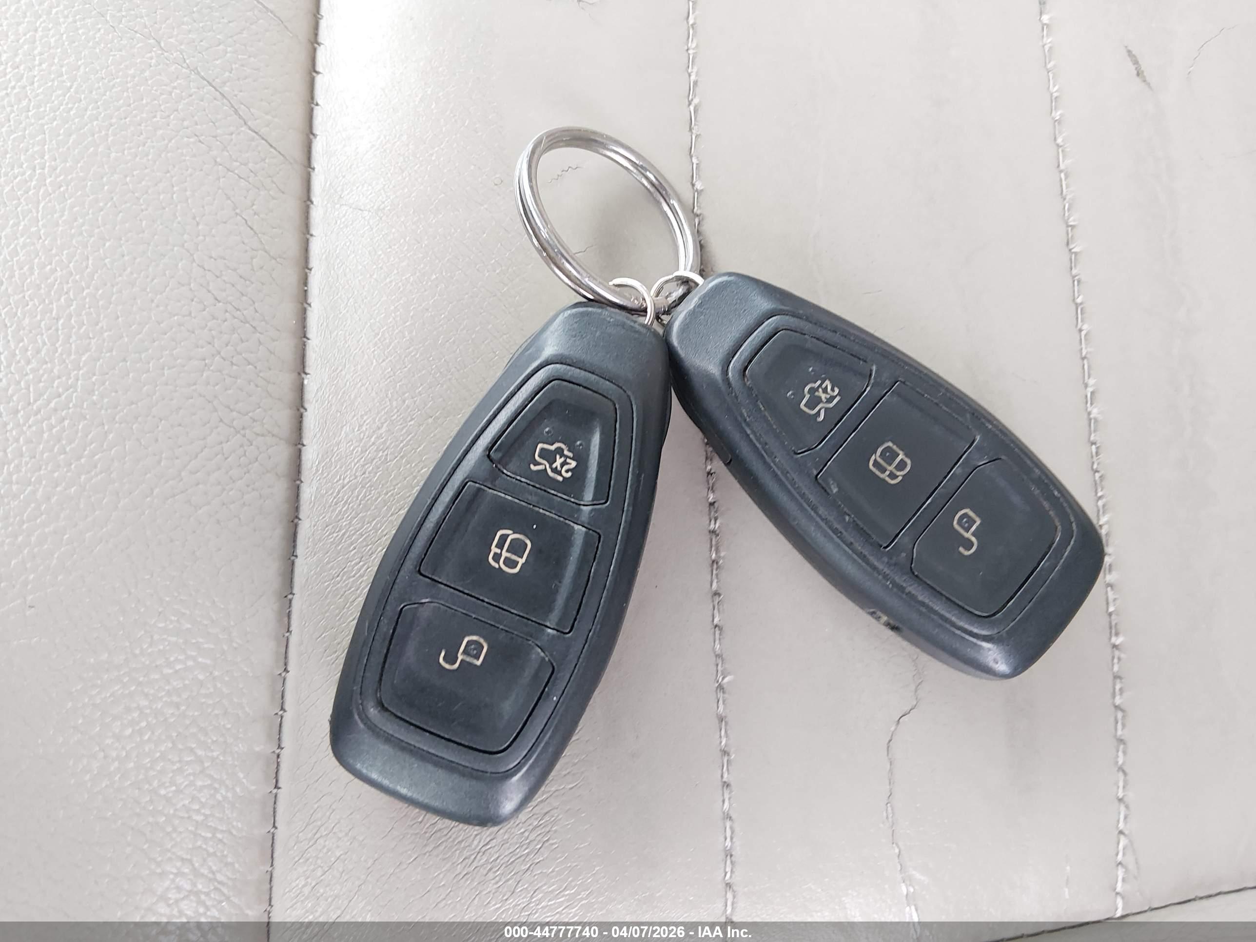 FORD C-MAX image 11