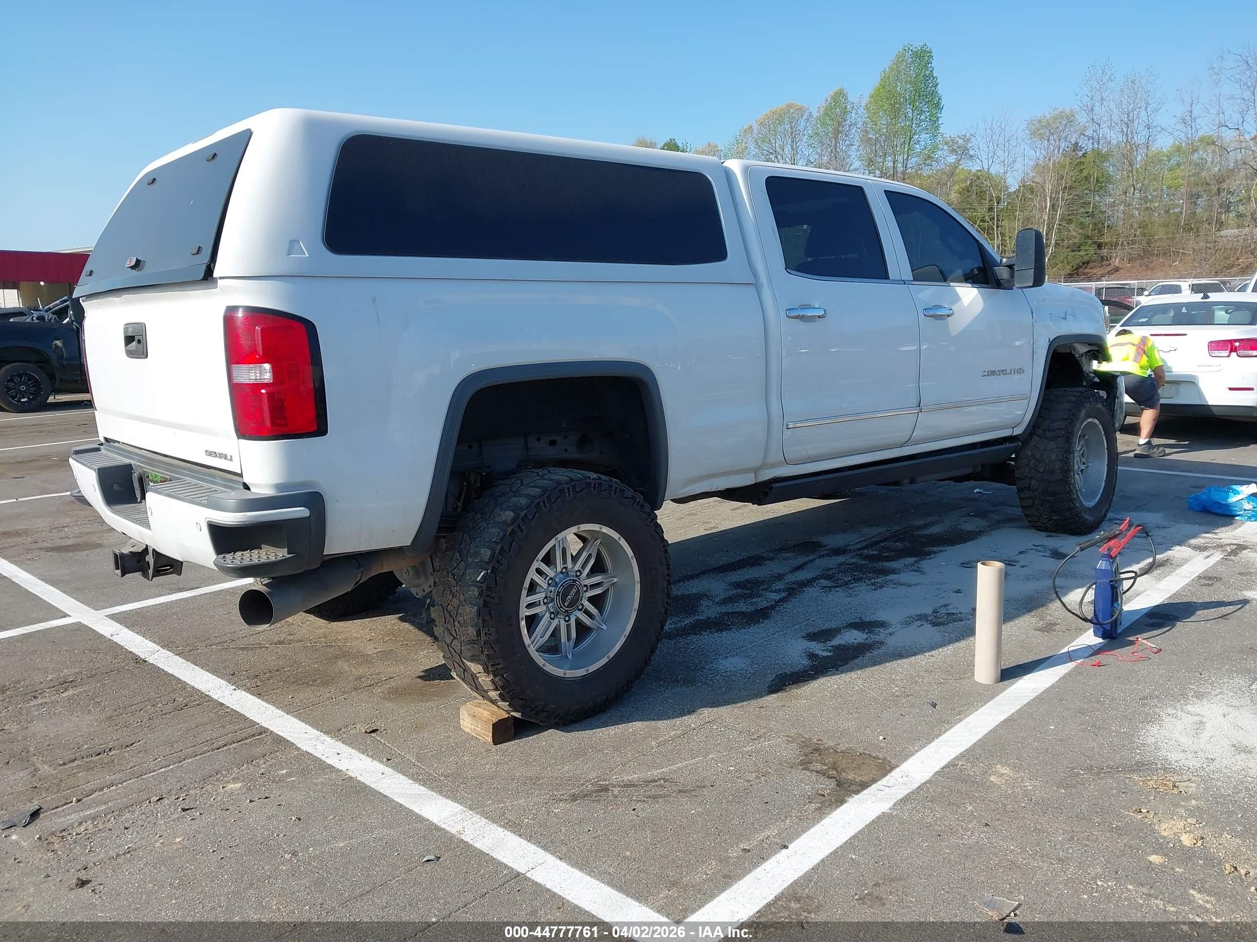 GMC SIERRA image 4
