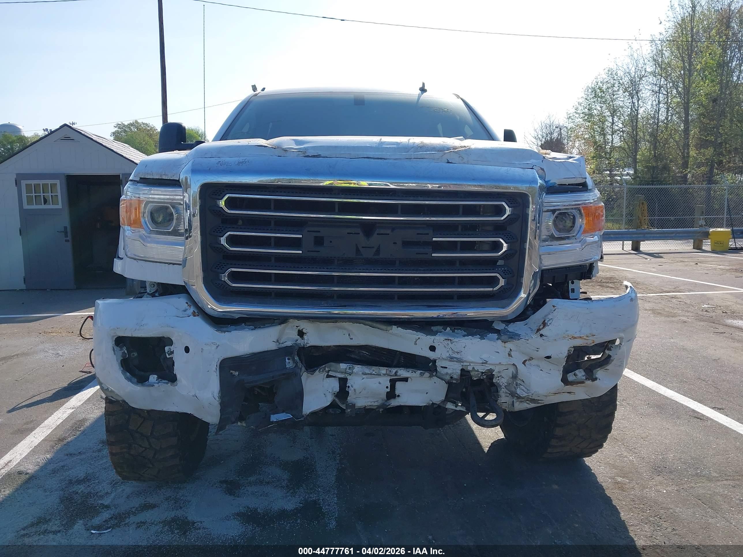 GMC SIERRA image 6