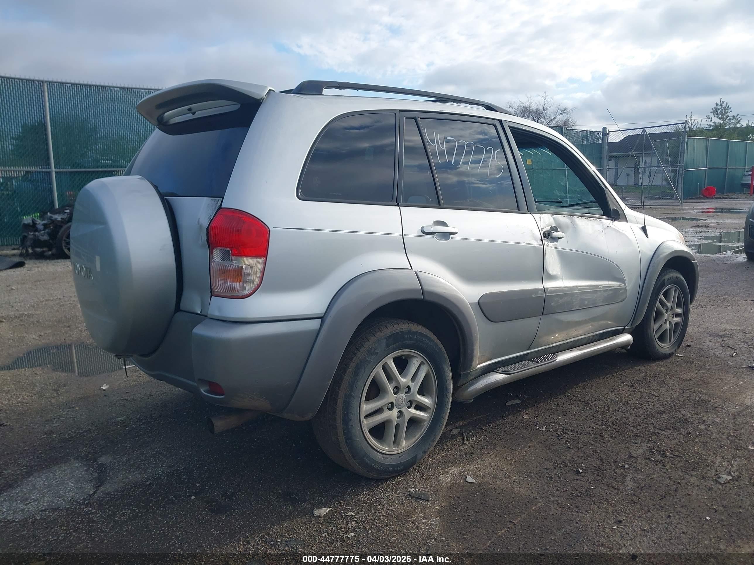 TOYOTA RAV4 image 4