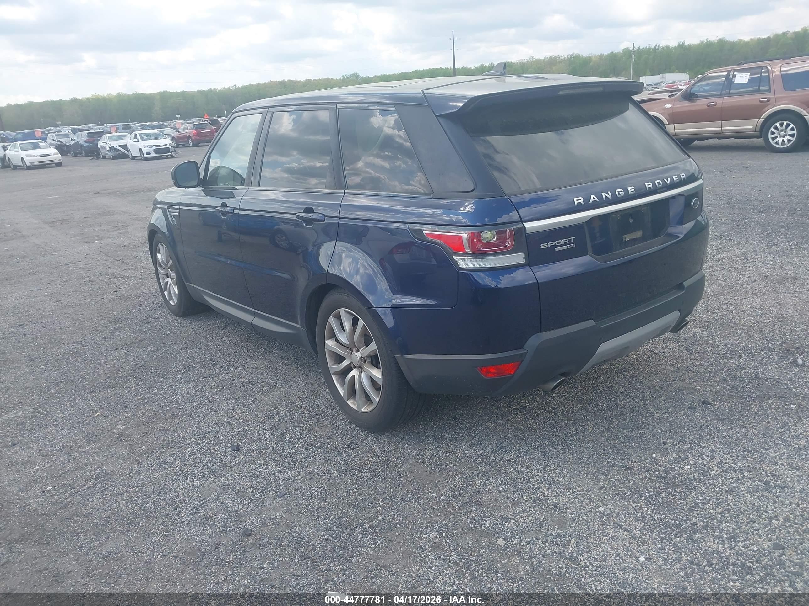 LAND ROVER image 3