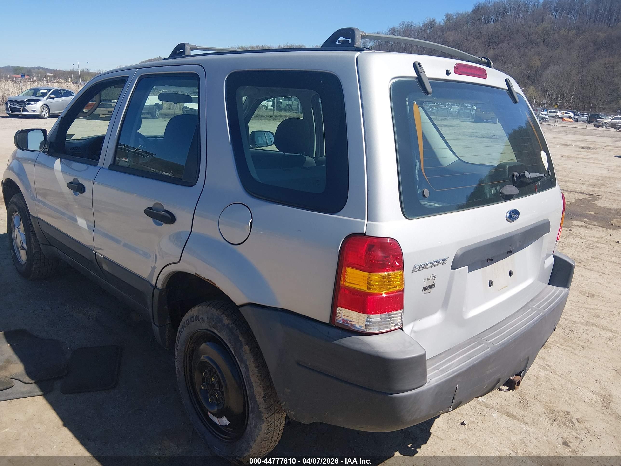 FORD ESCAPE image 3