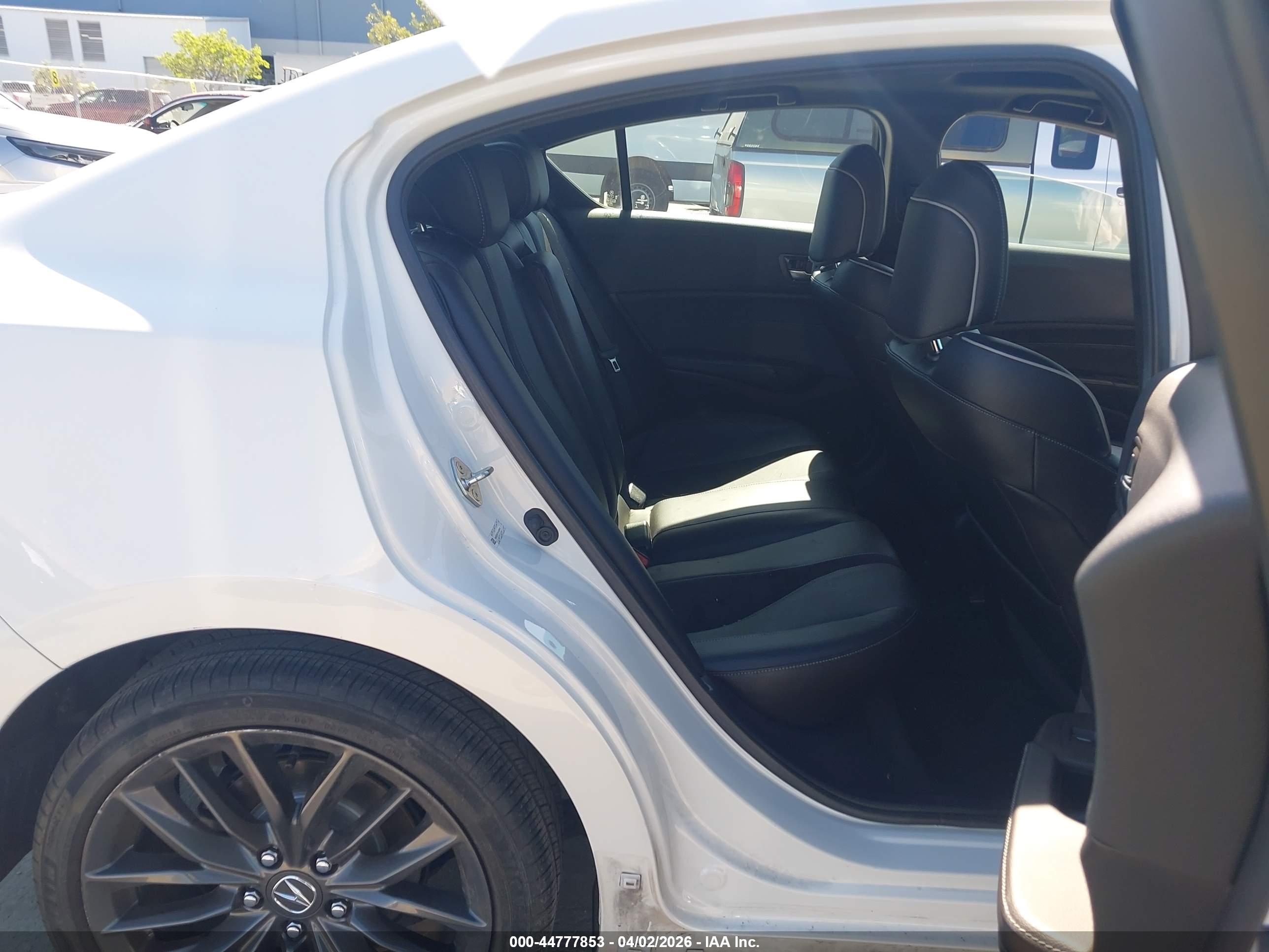 ACURA ILX image 8