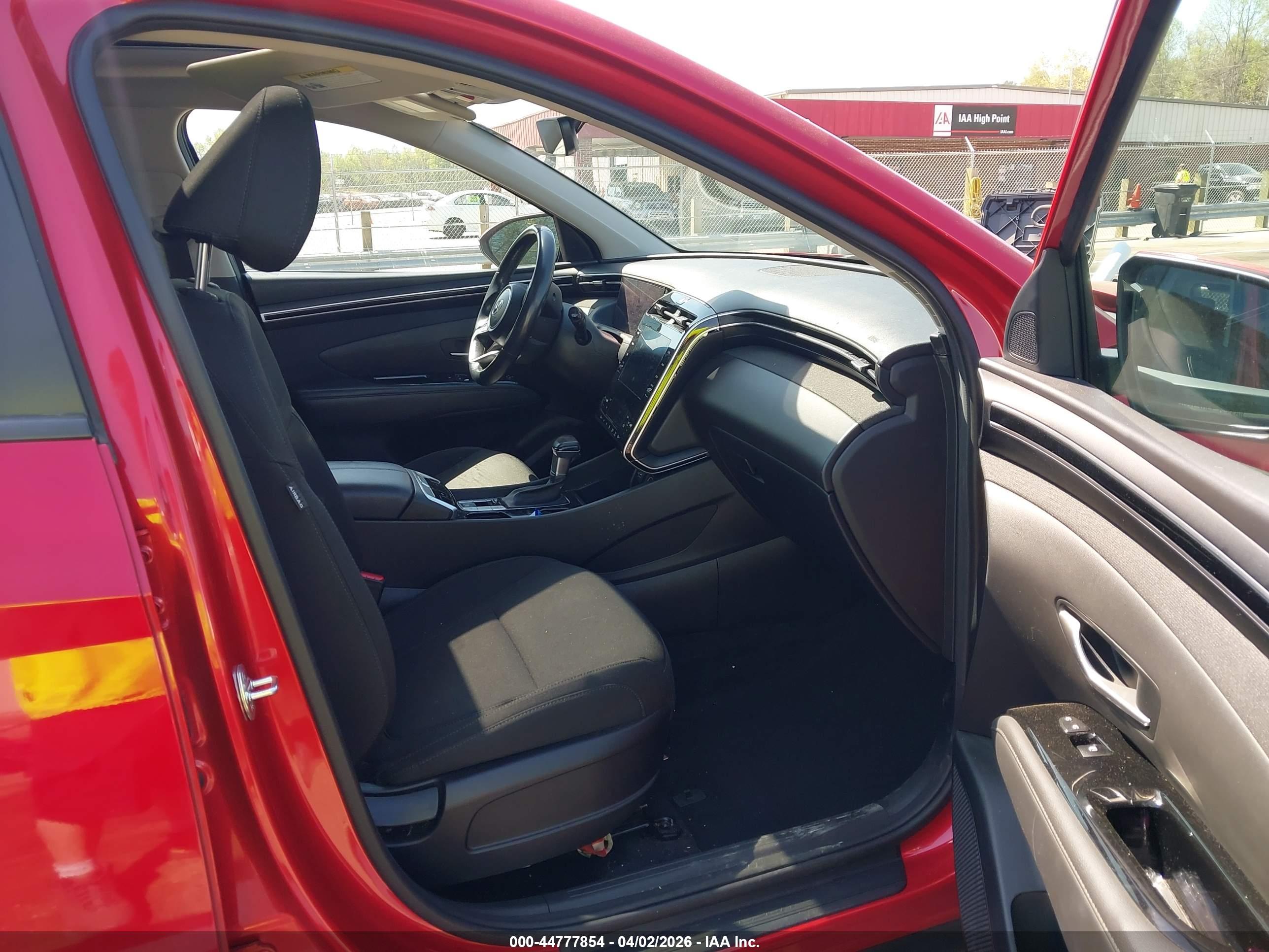 HYUNDAI TUCSON image 5