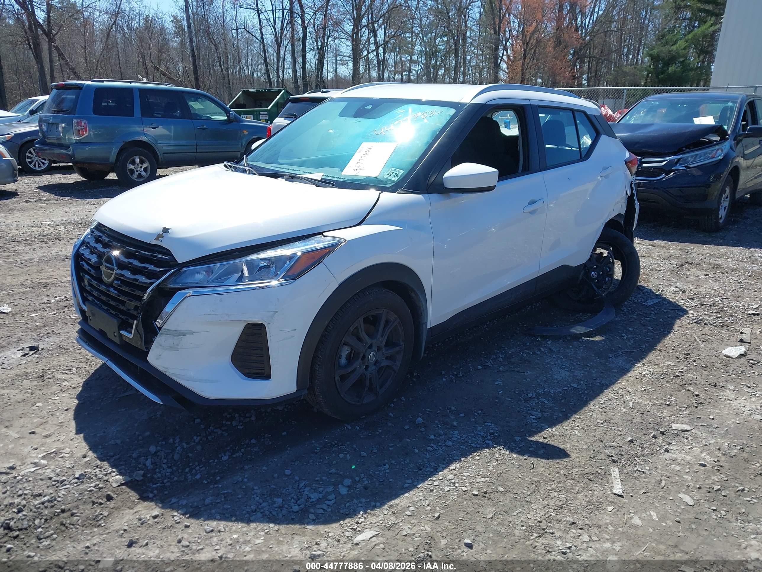 NISSAN KICKS image 2