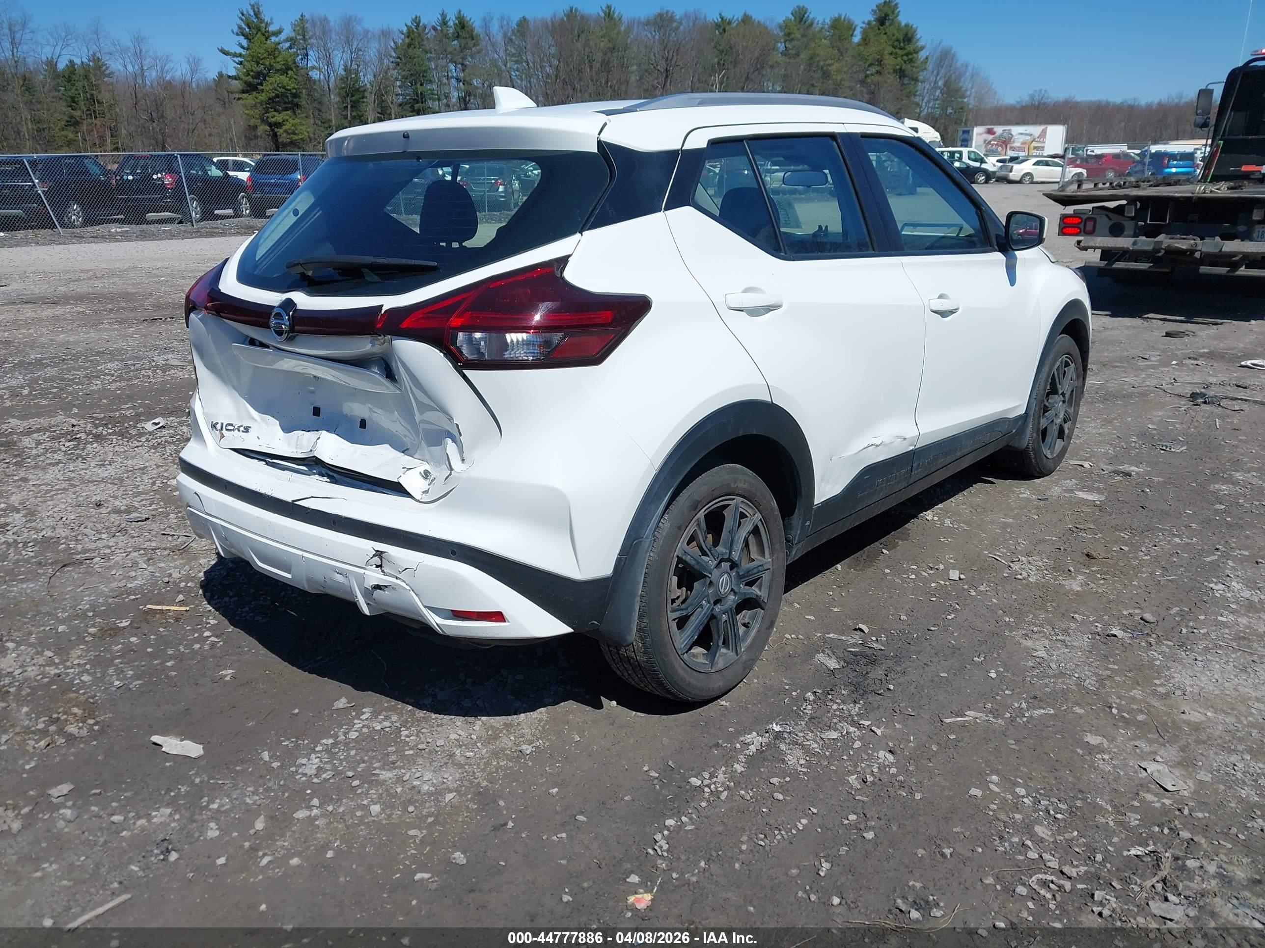 NISSAN KICKS image 4