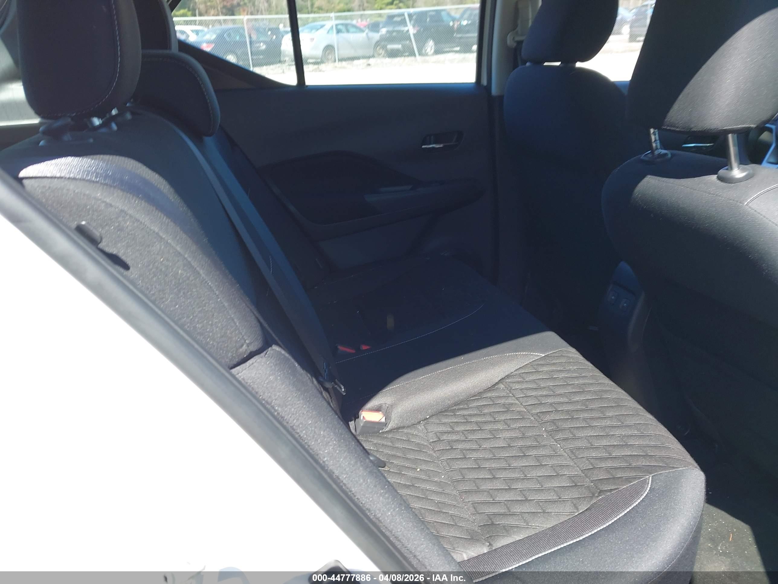 NISSAN KICKS image 8
