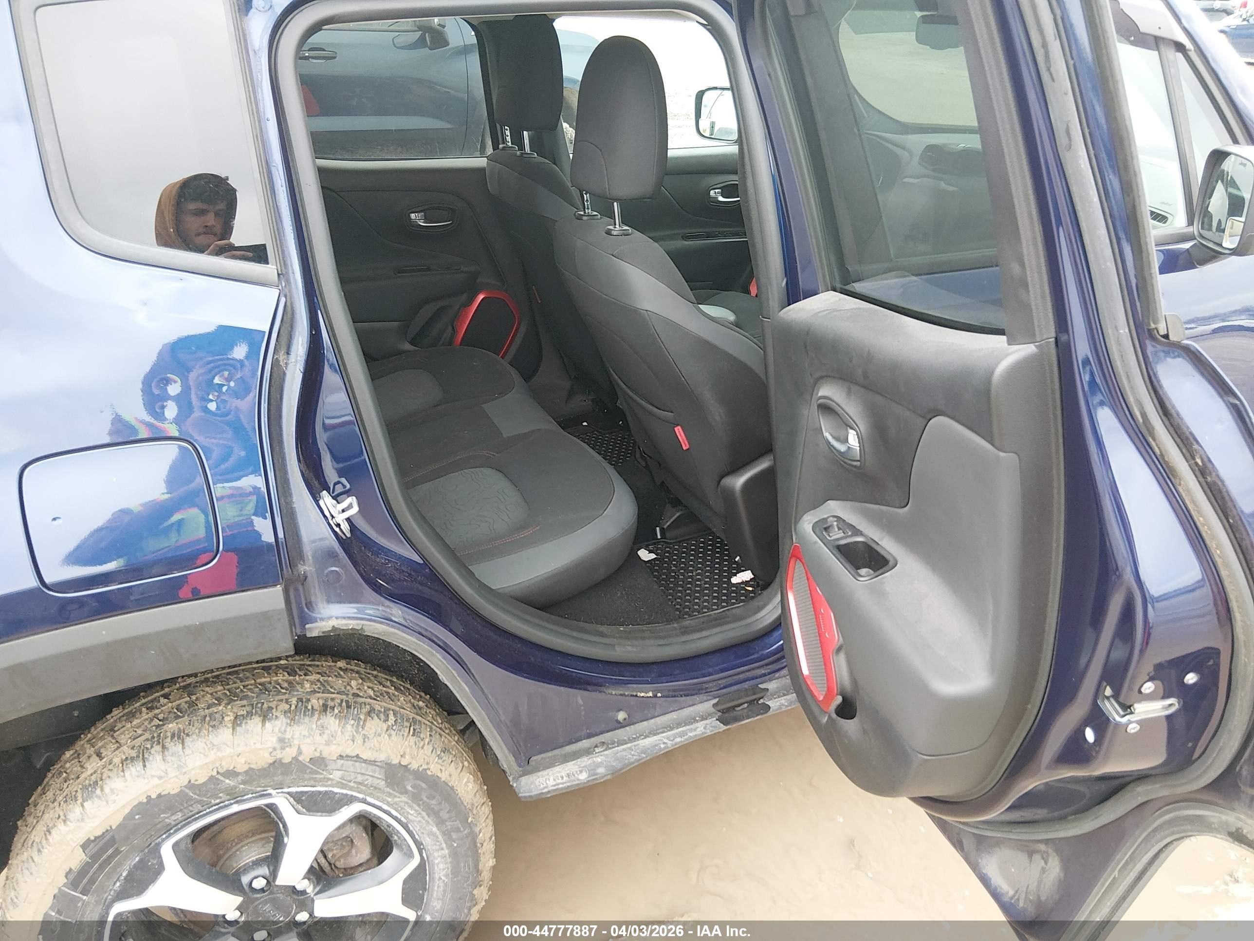 JEEP RENEGADE image 8