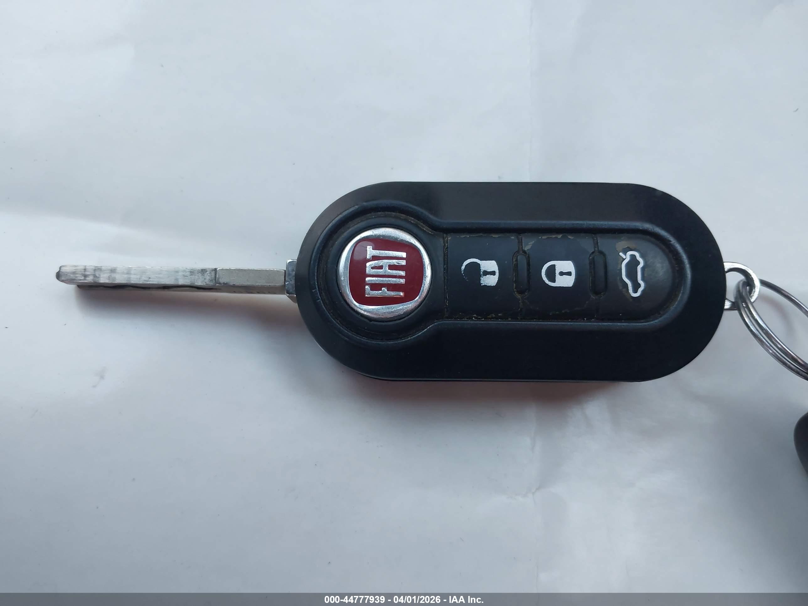 FIAT 500E image 11