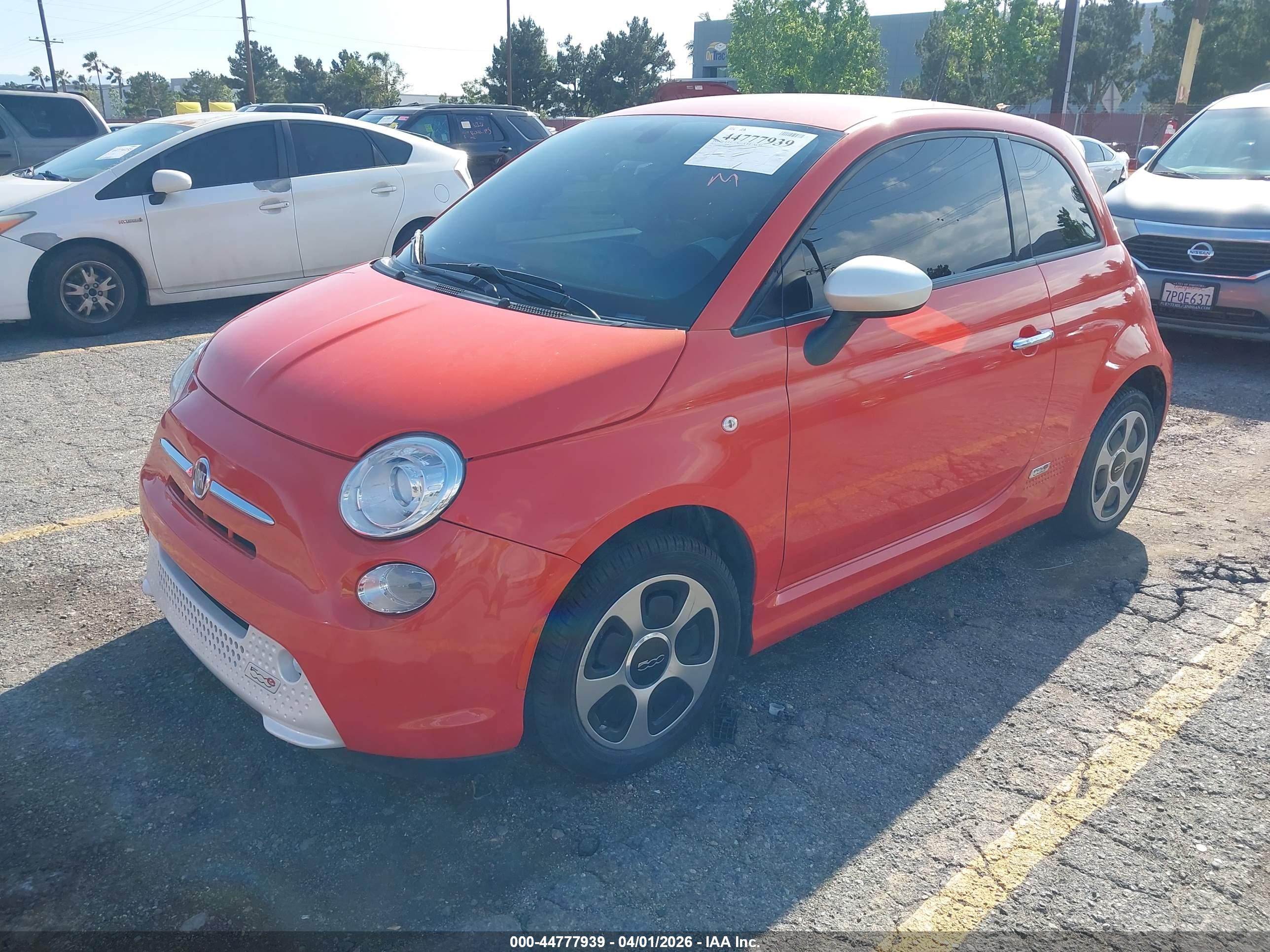 FIAT 500E image 2