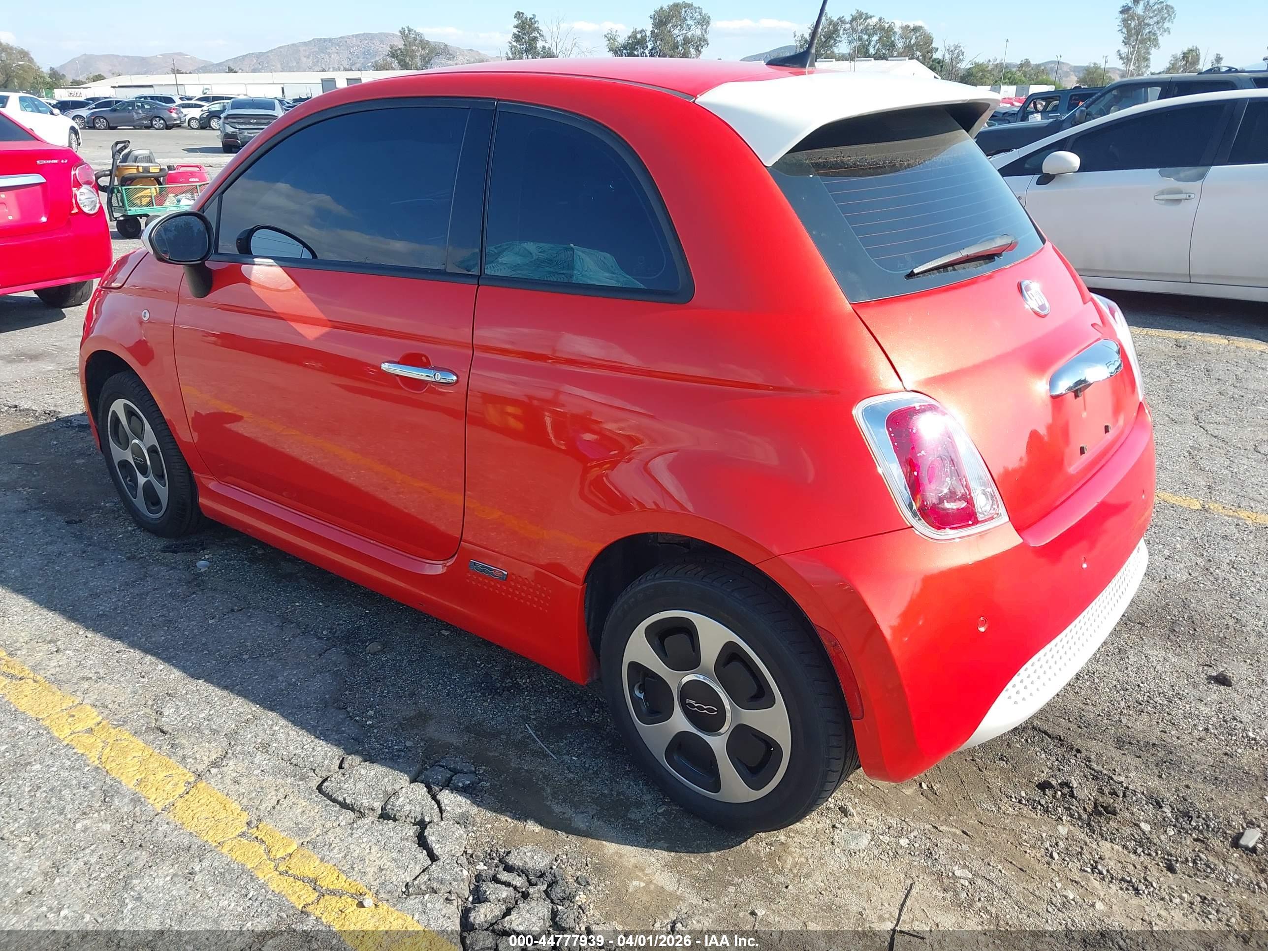 FIAT 500E image 3