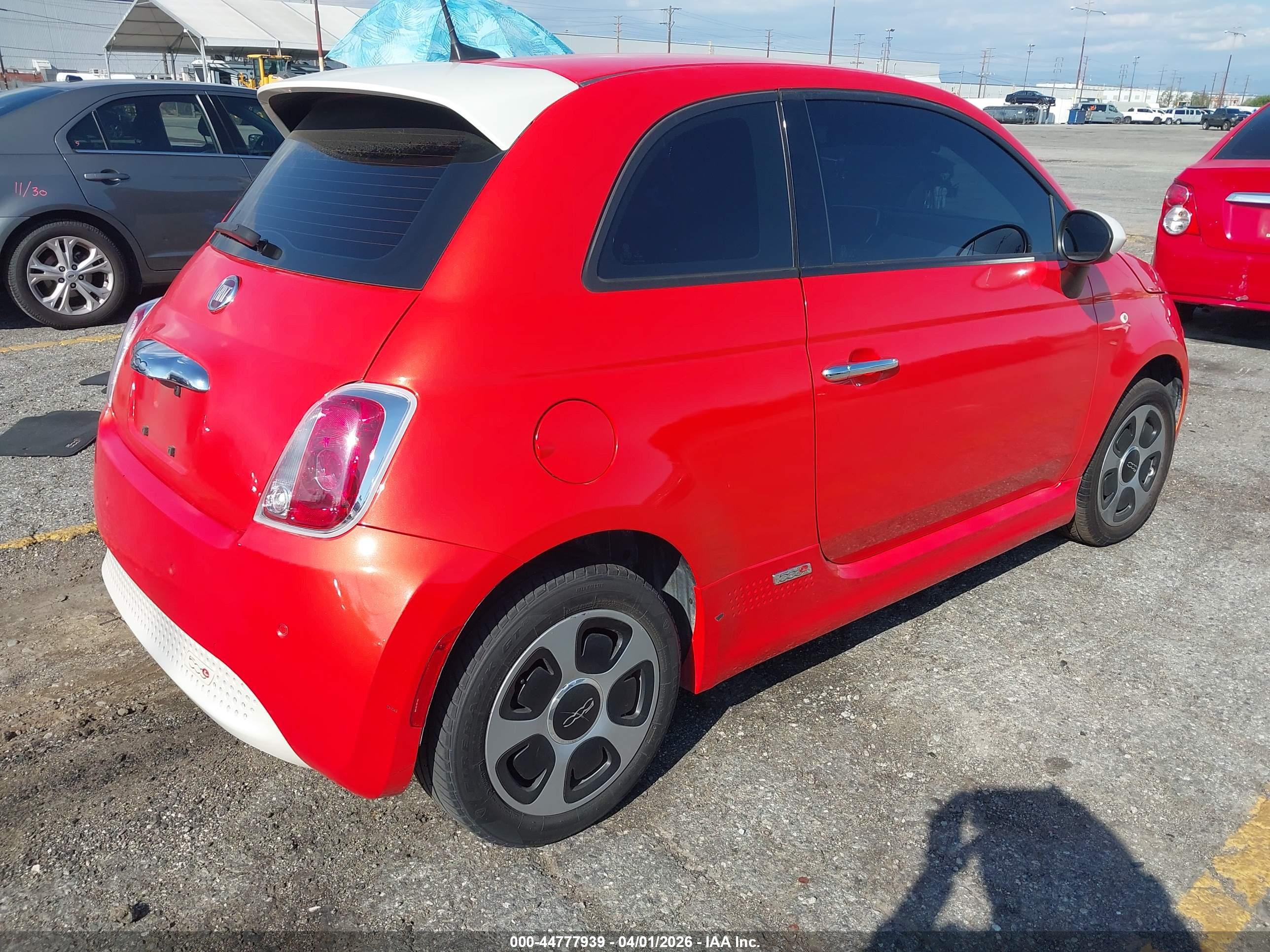 FIAT 500E image 4