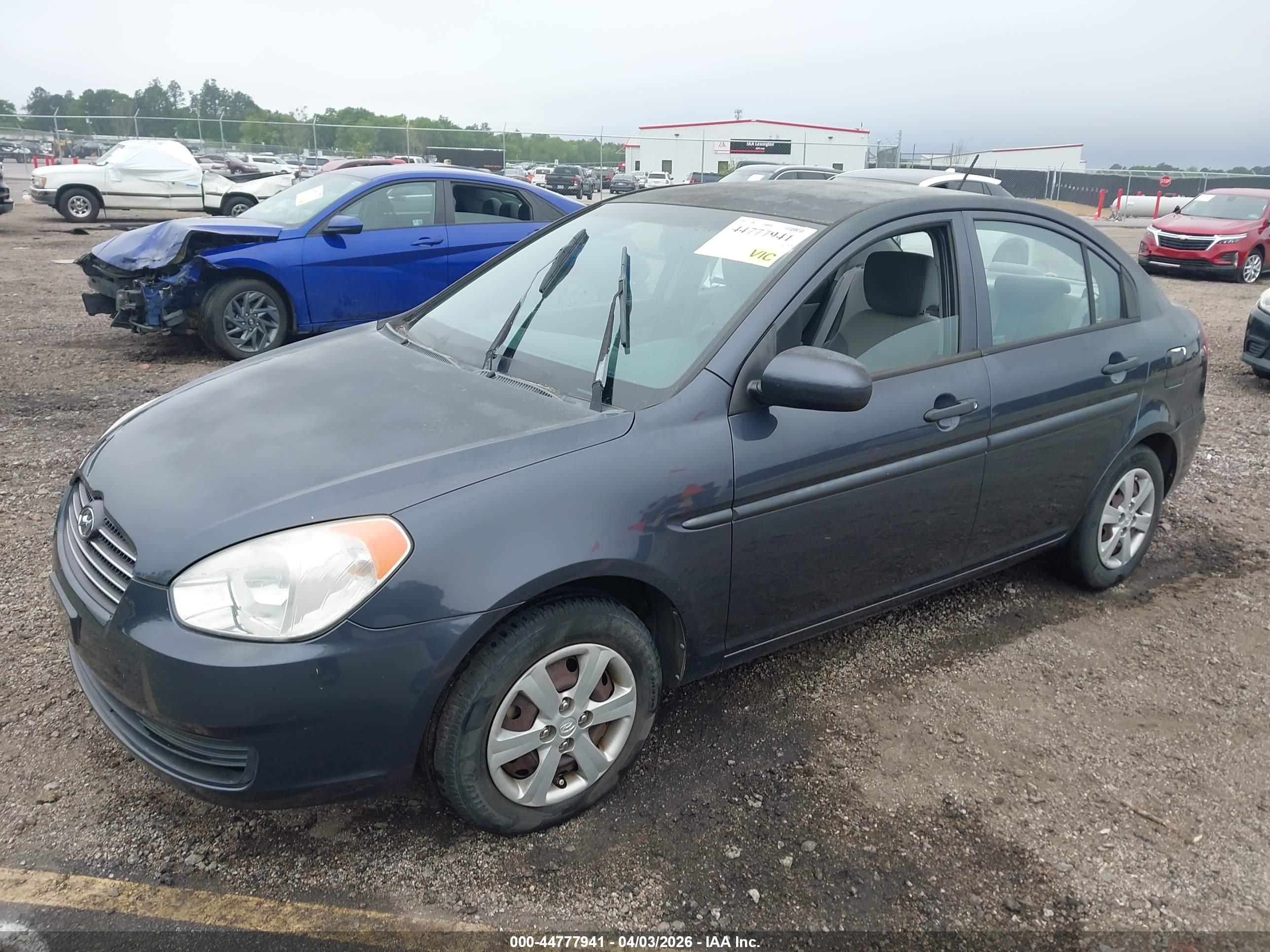 HYUNDAI ACCENT image 2