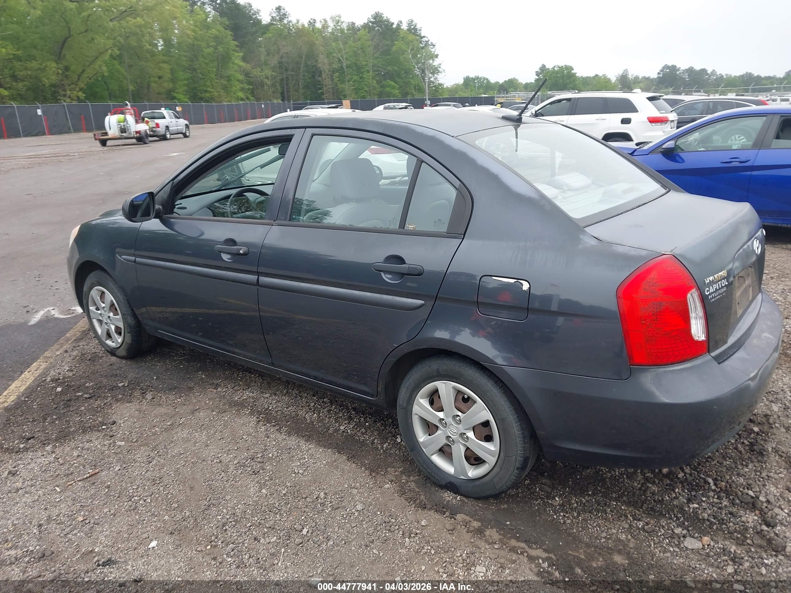 HYUNDAI ACCENT image 3