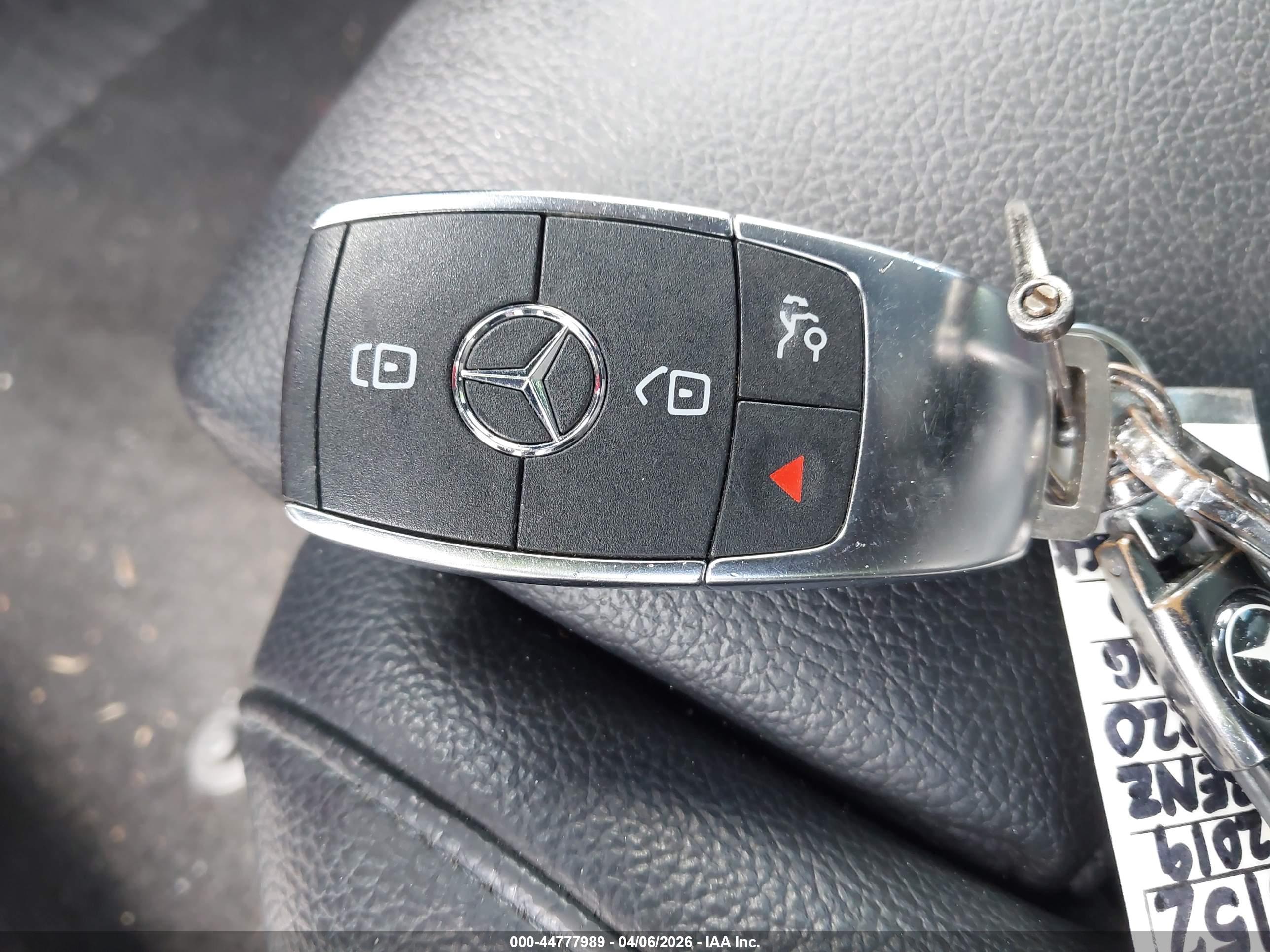 MERCEDES-BENZ A image 11