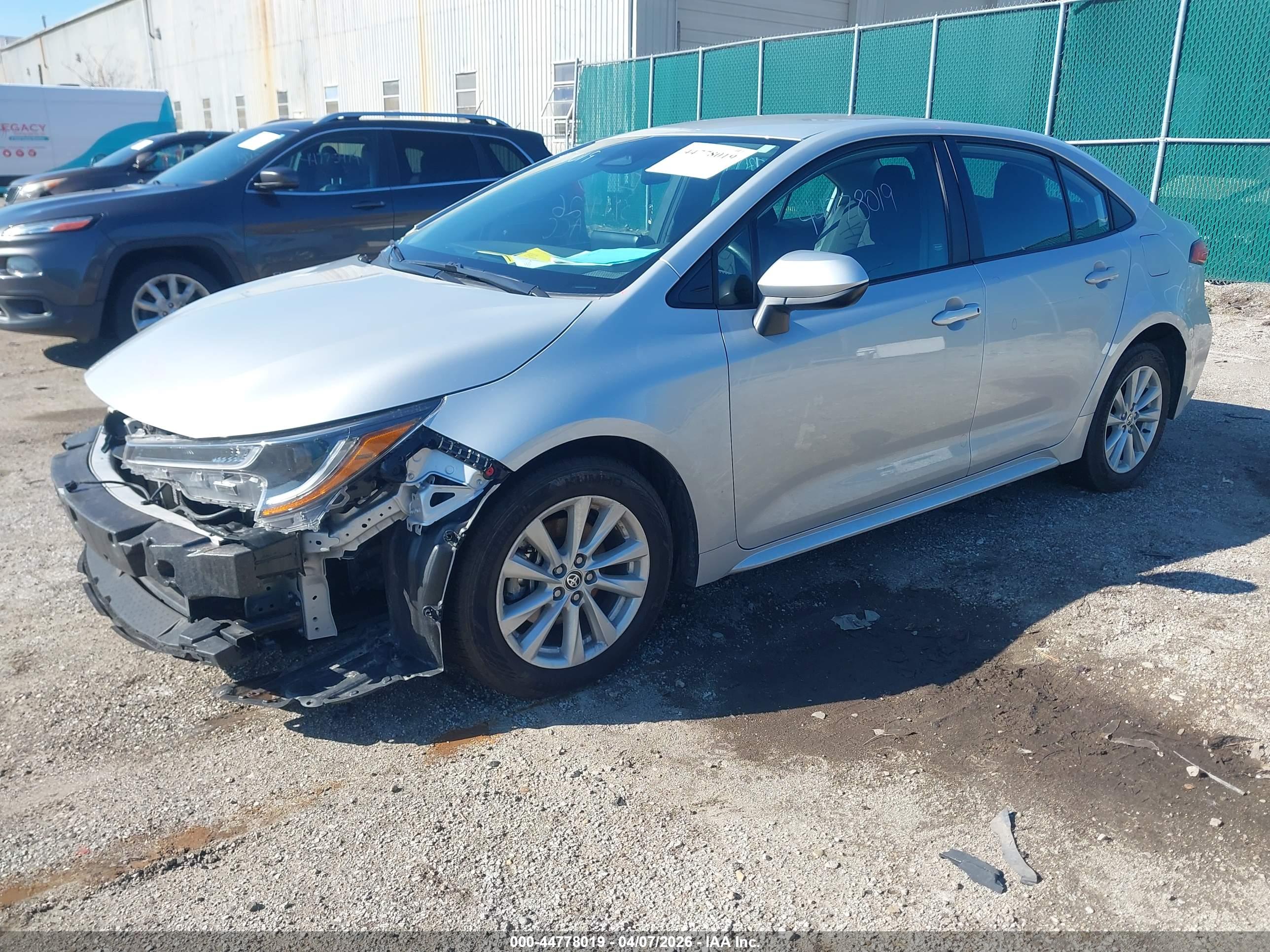 TOYOTA COROLLA image 2