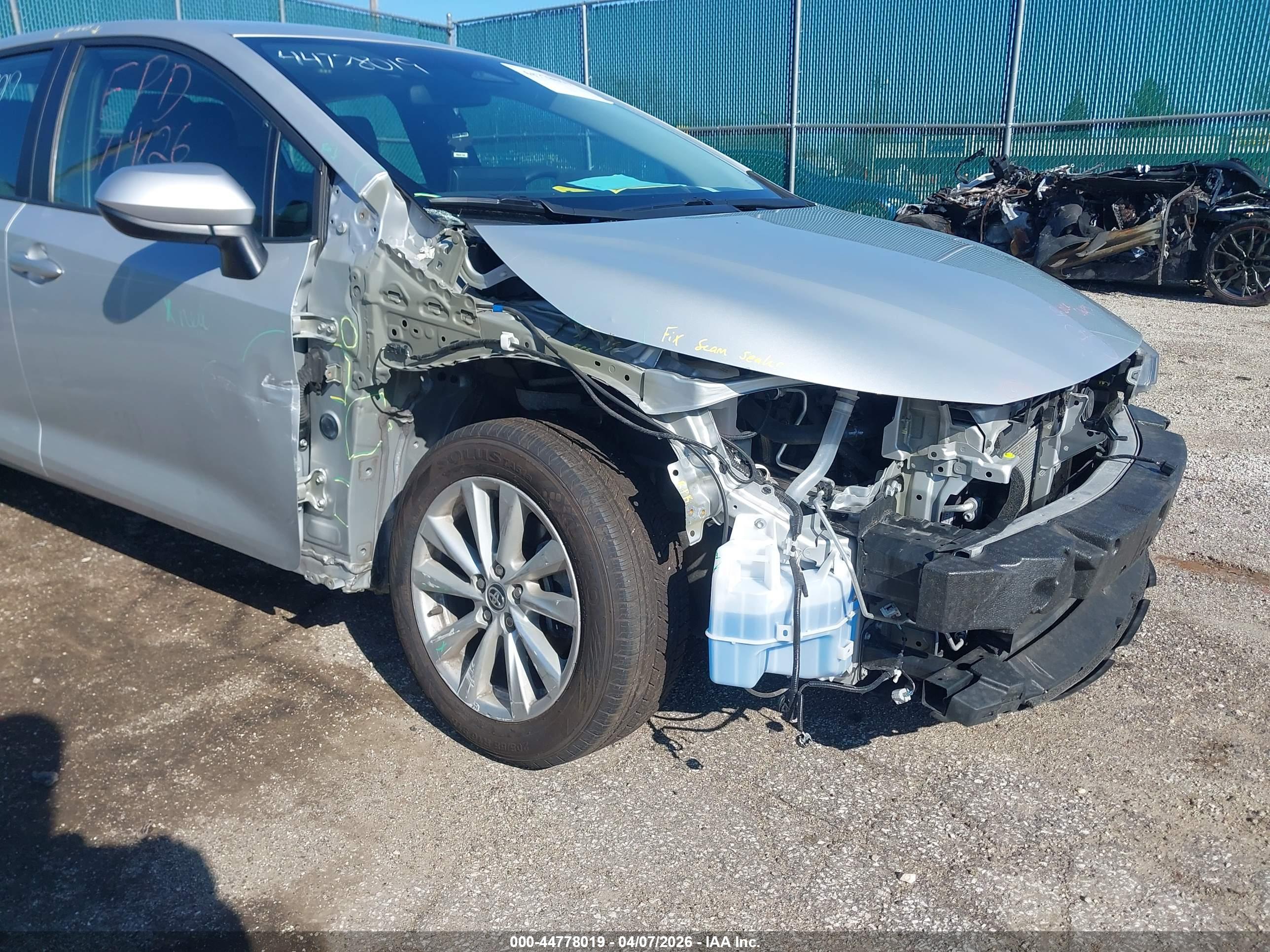 TOYOTA COROLLA image 6