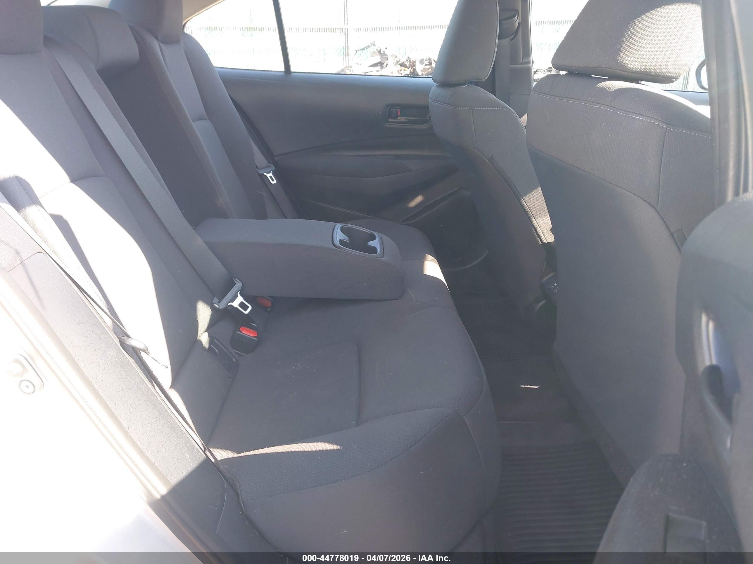 TOYOTA COROLLA image 8