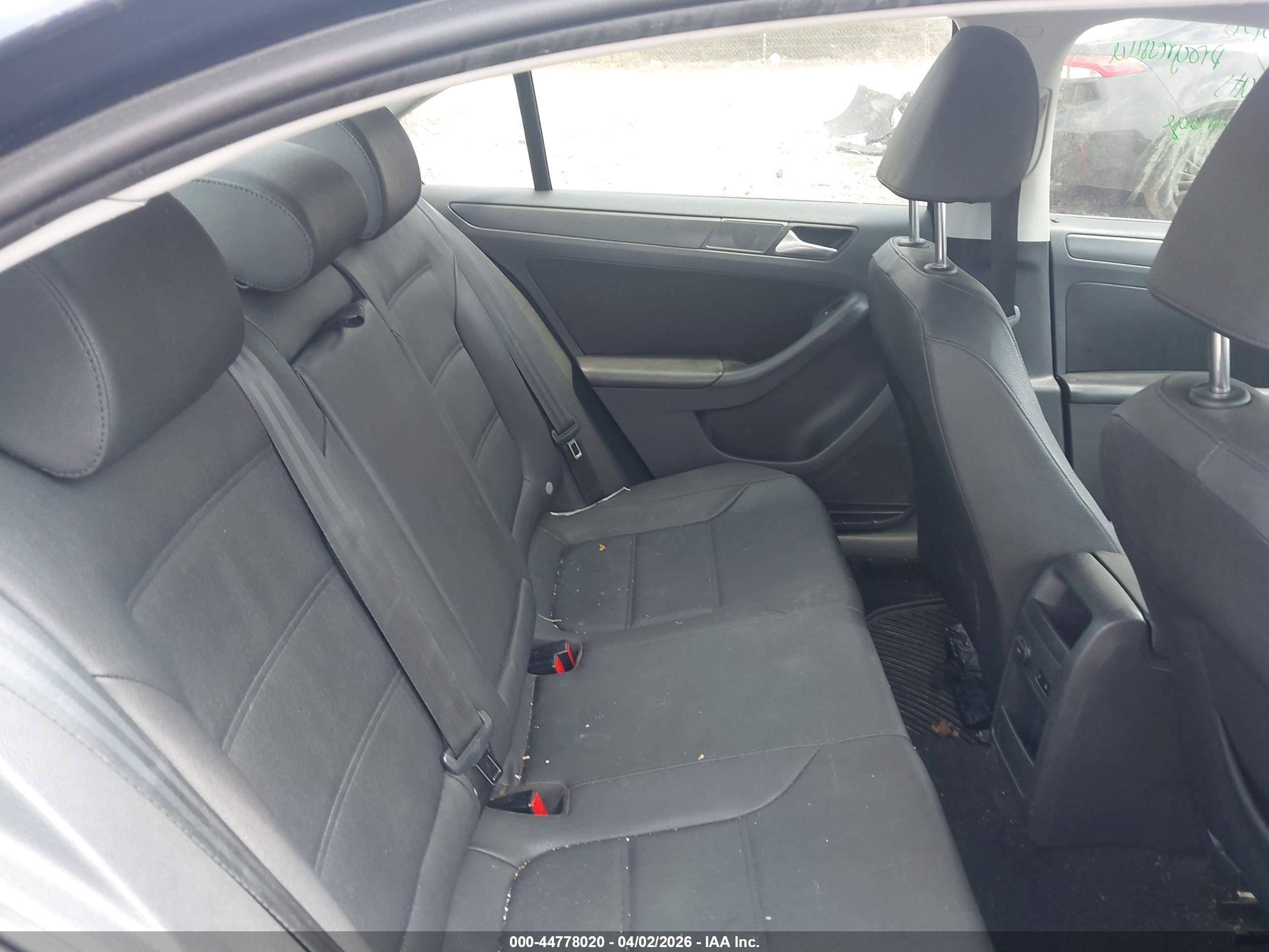 VOLKSWAGEN JETTA image 8