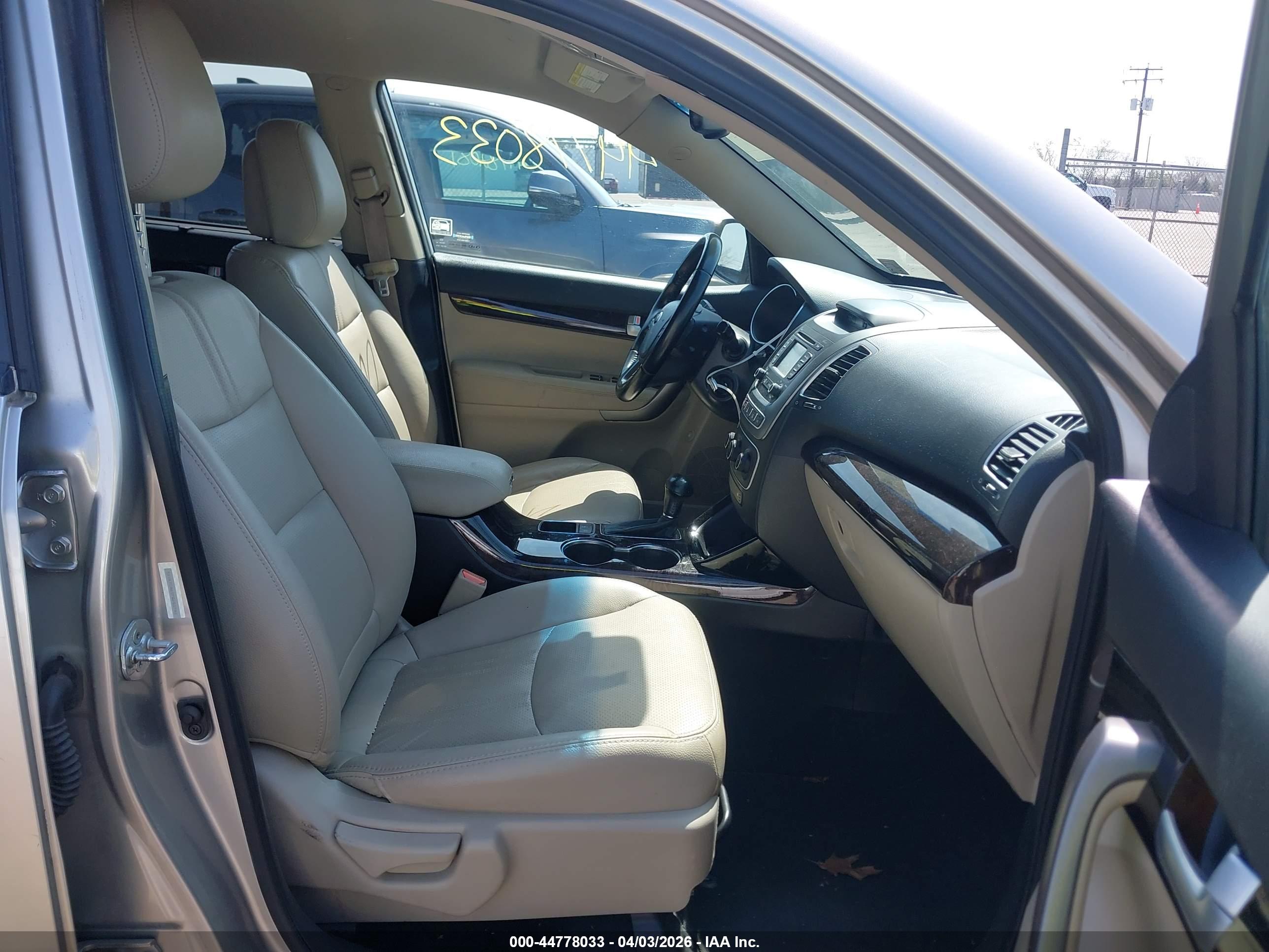 KIA SORENTO image 5