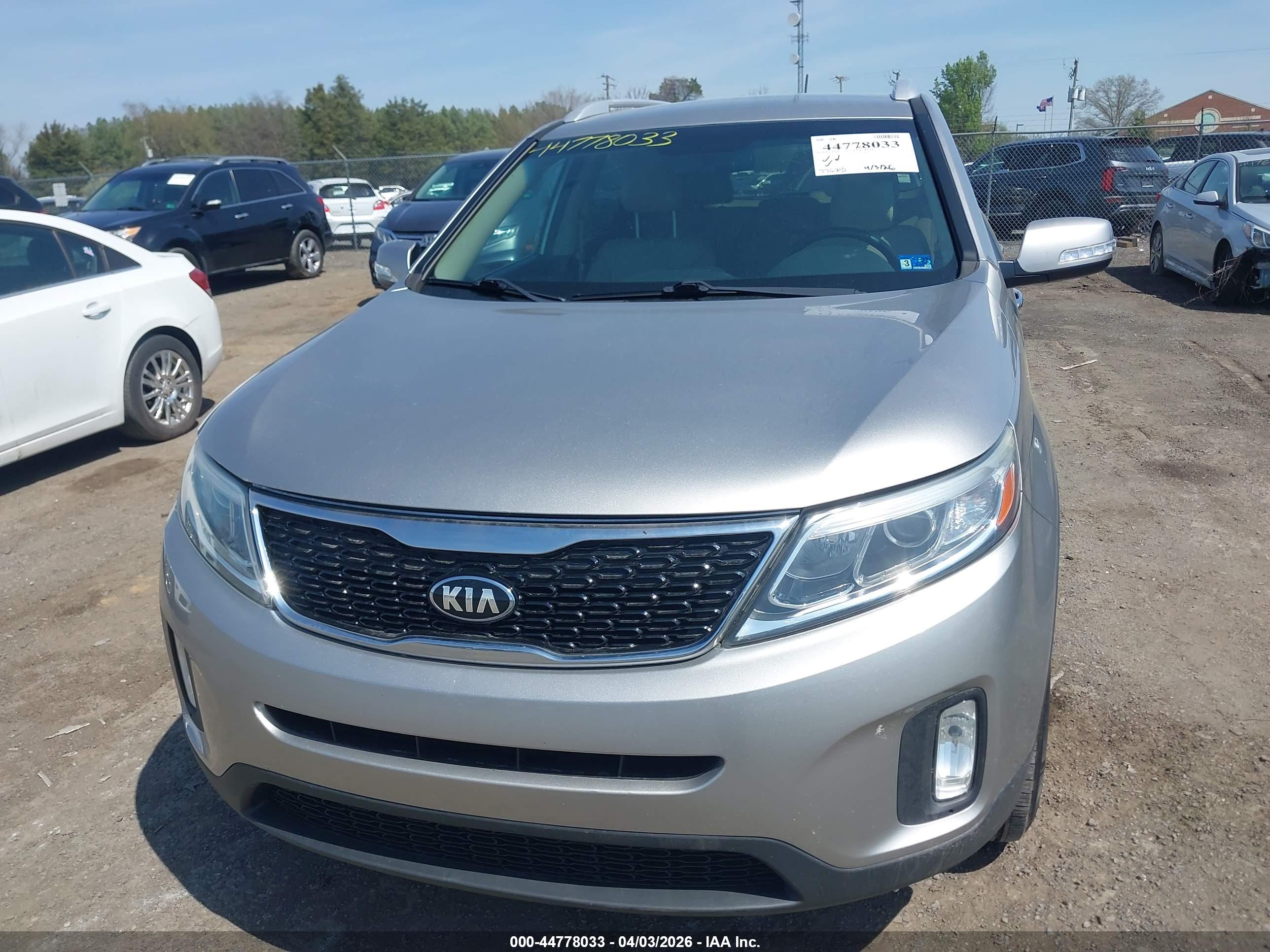 KIA SORENTO image 6