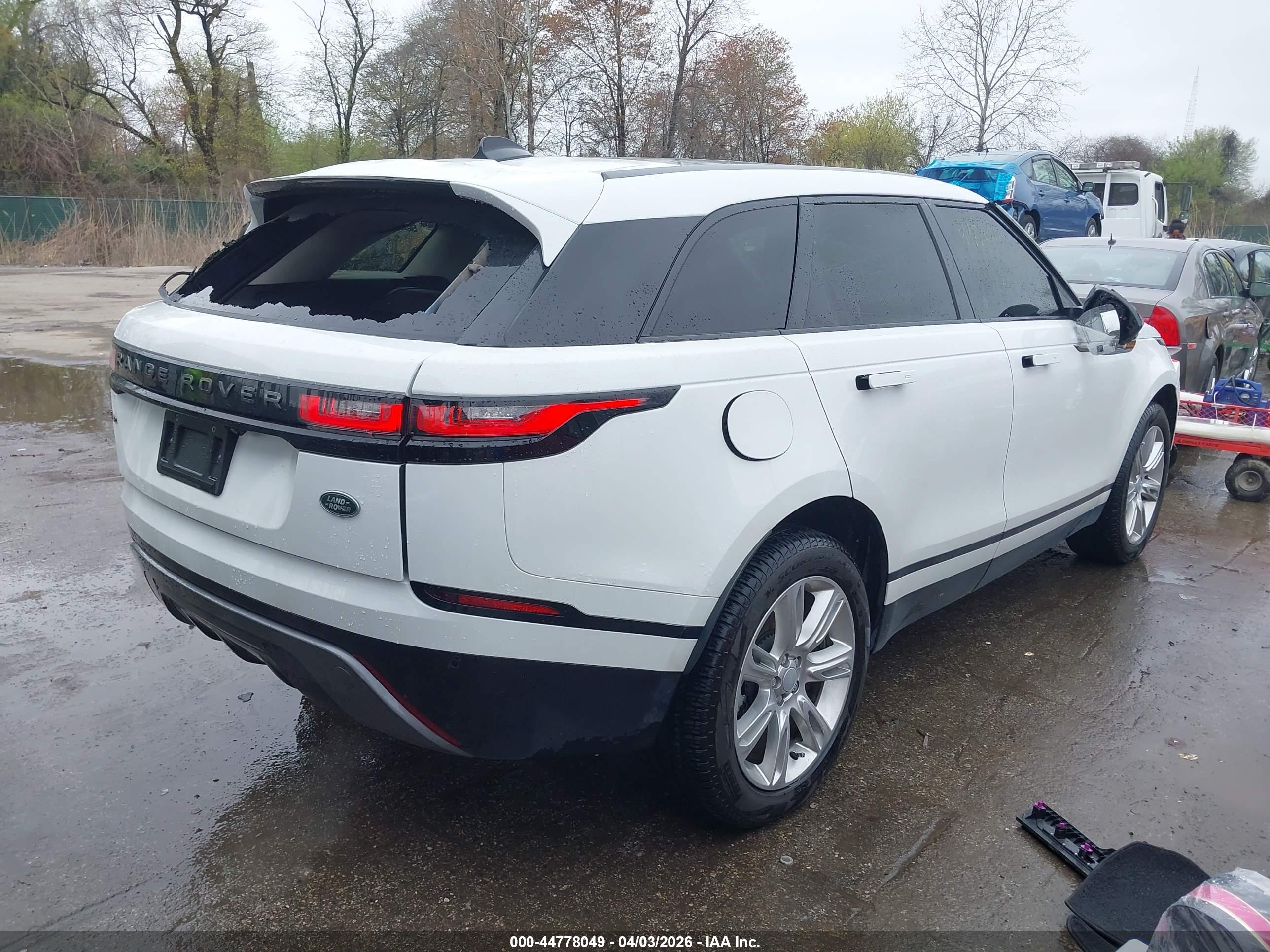 LAND ROVER image 4