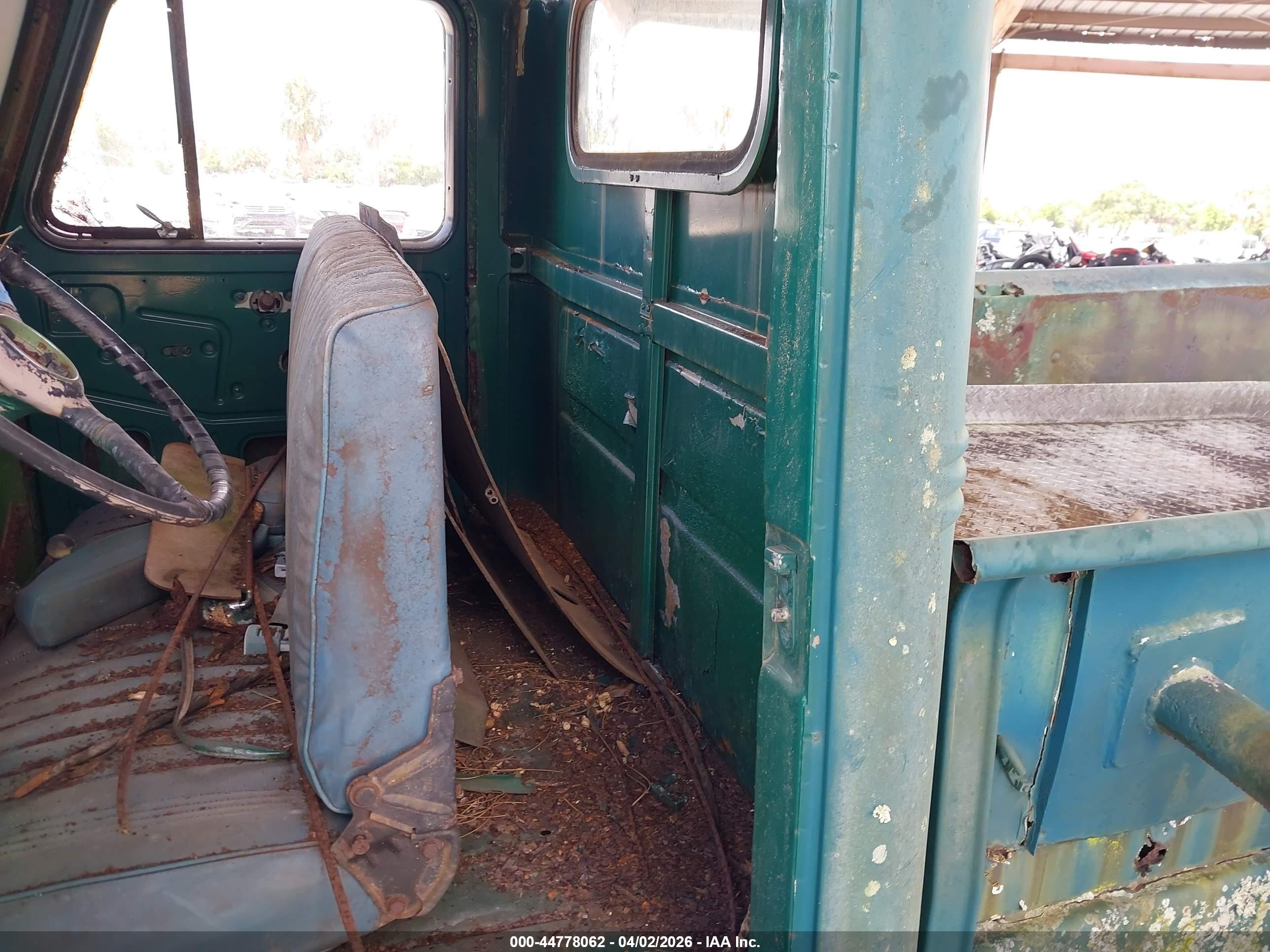 WILLYS PICKUP image 8