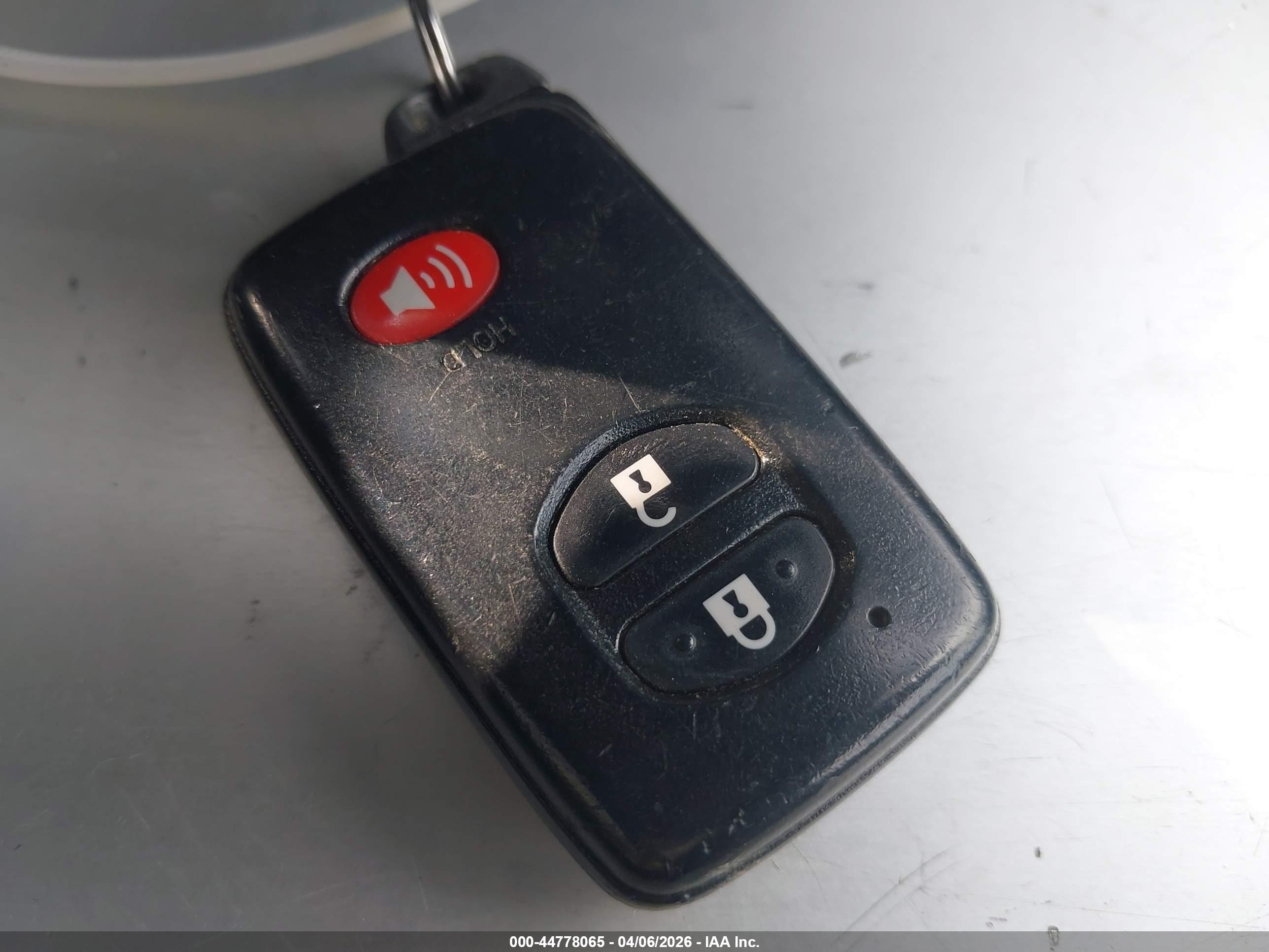 TOYOTA PRIUS image 11