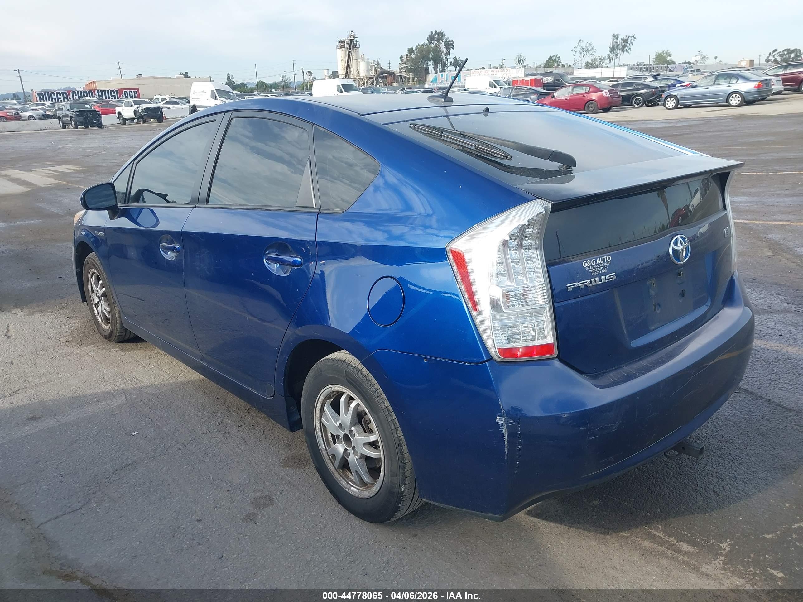 TOYOTA PRIUS image 3