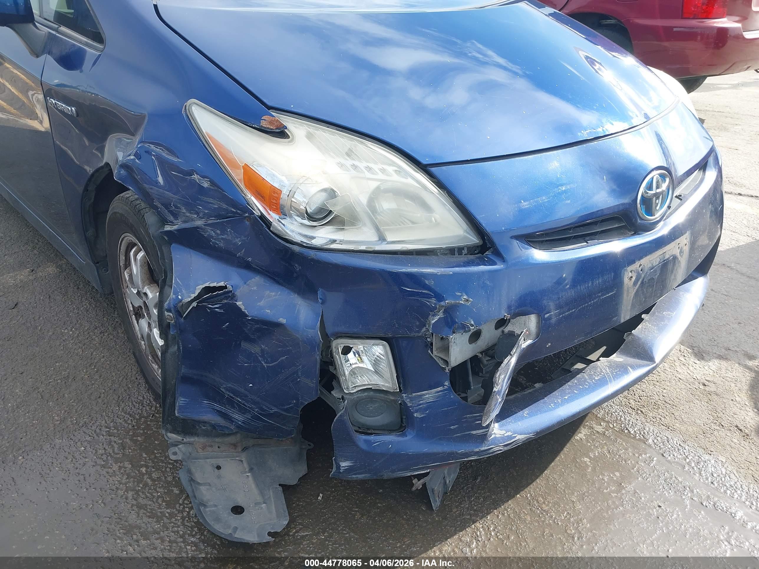 TOYOTA PRIUS image 6