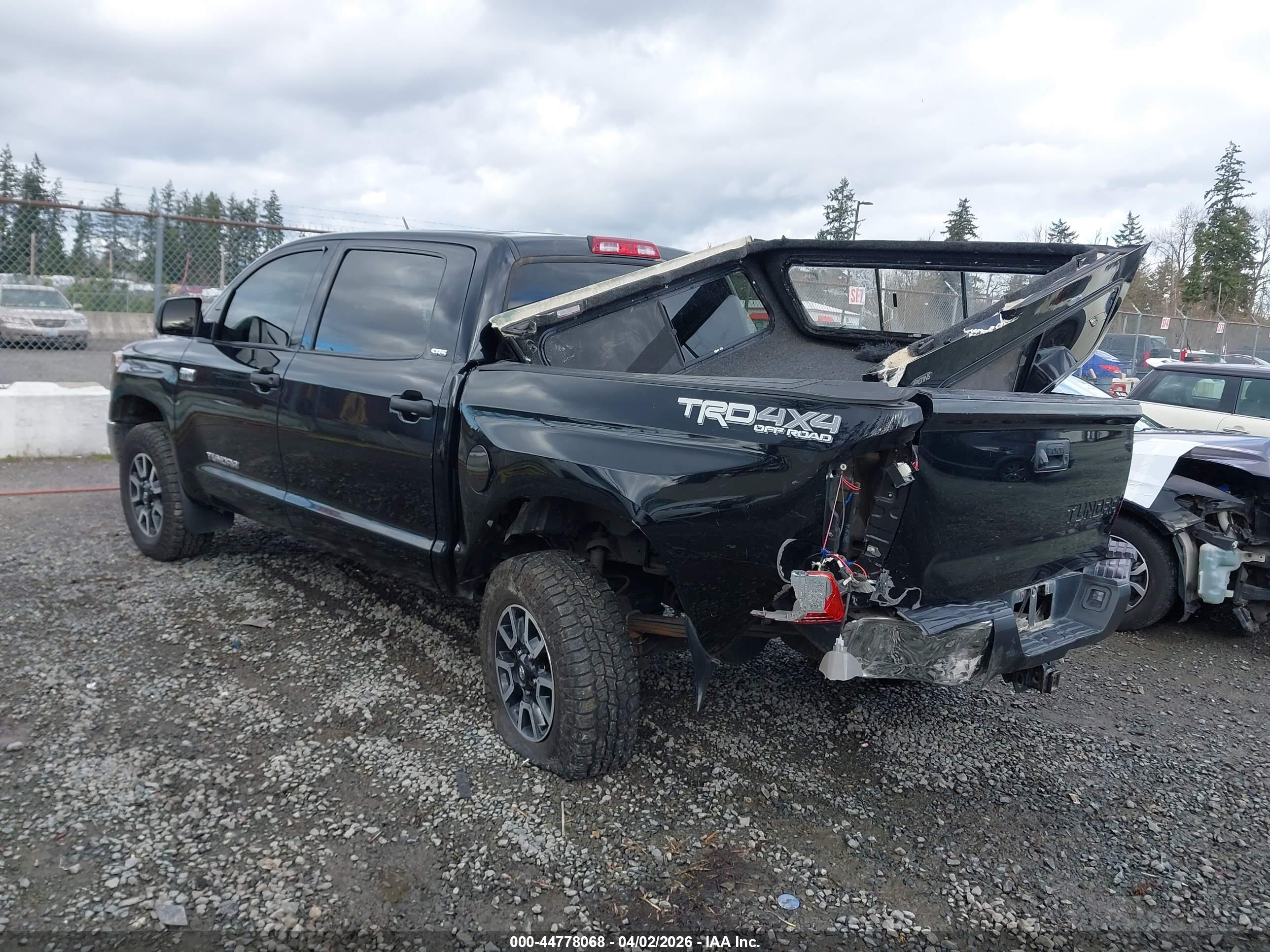 TOYOTA TUNDRA image 3