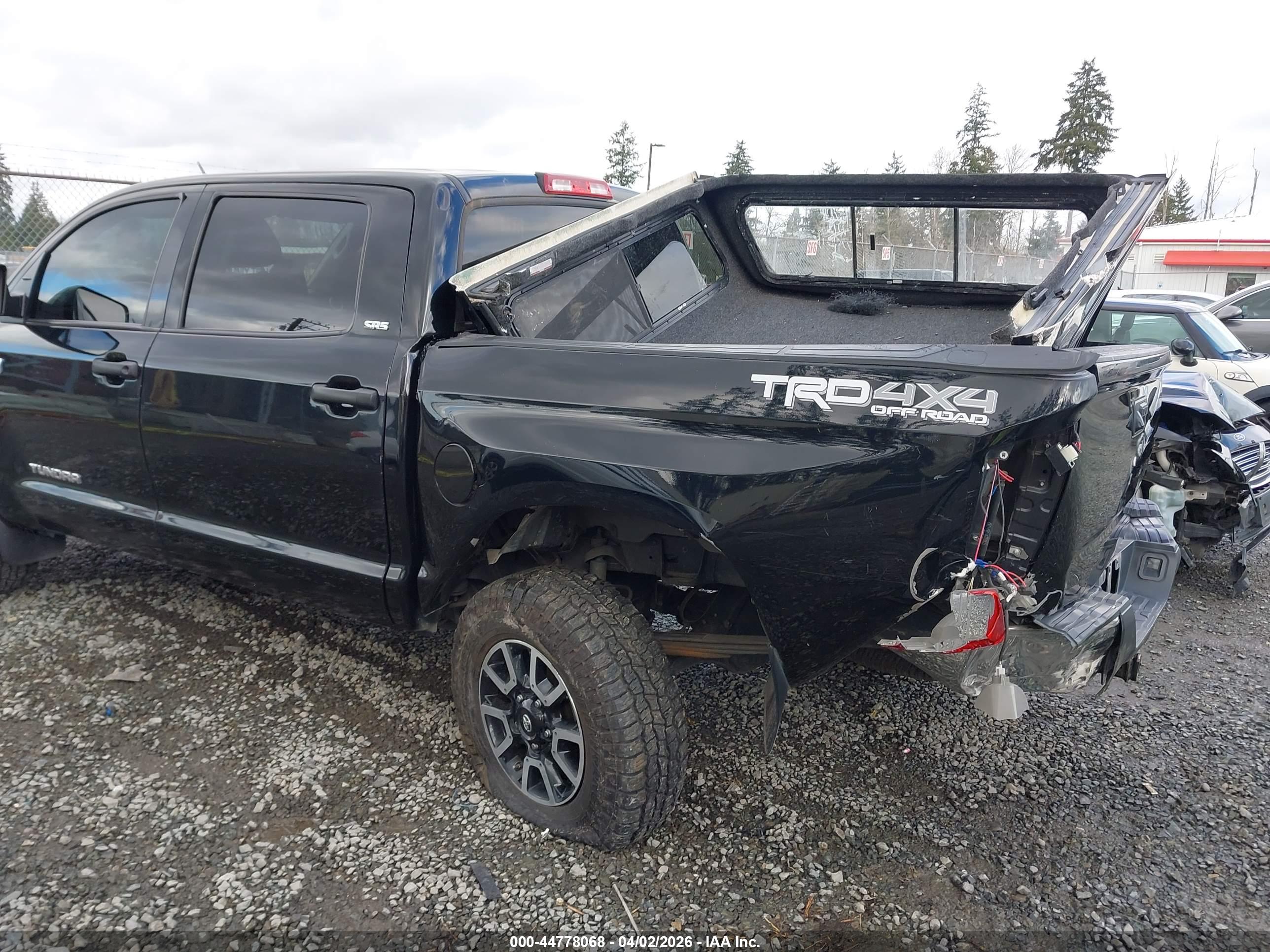 TOYOTA TUNDRA image 6