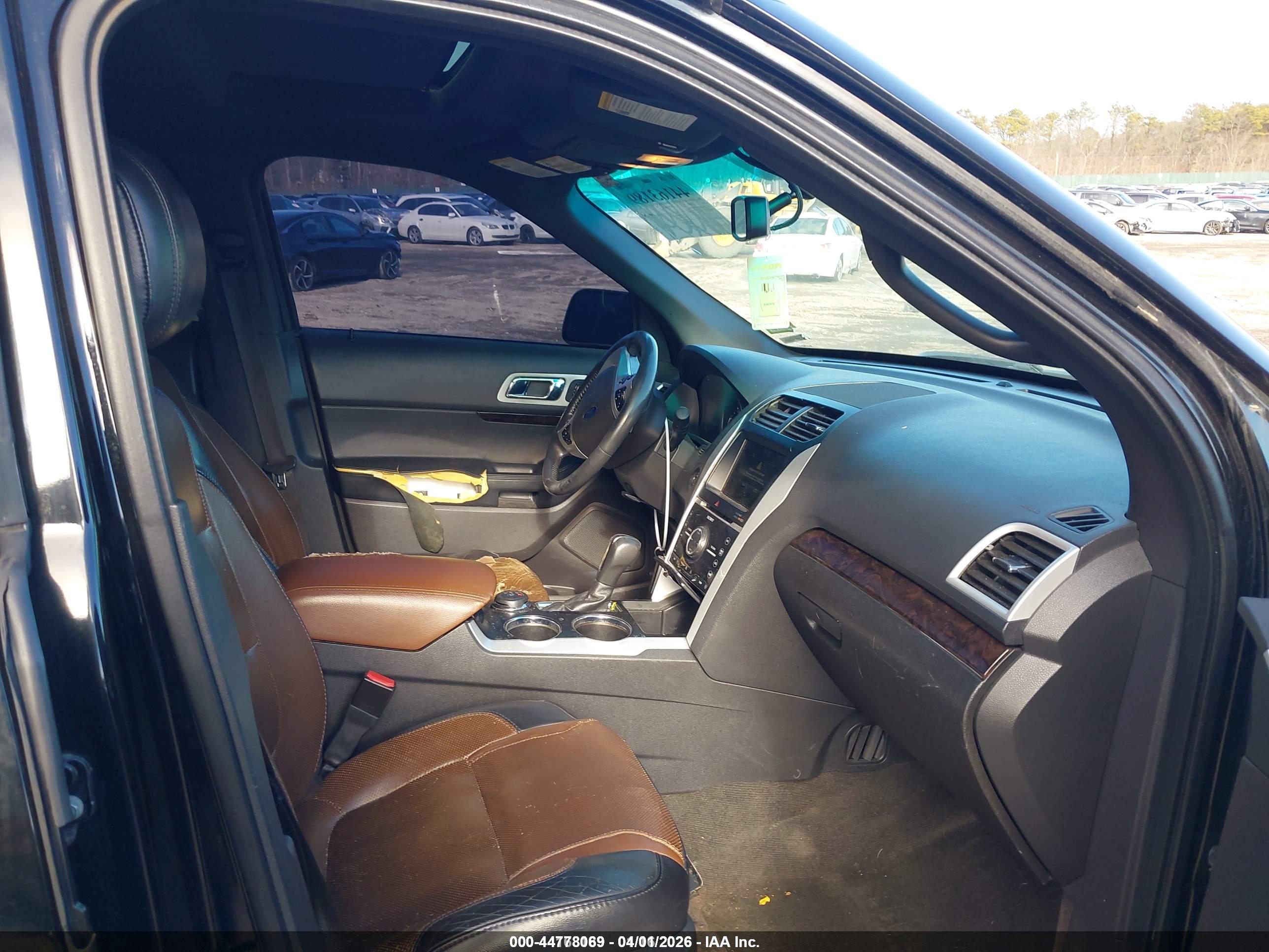 FORD EXPLORER image 5