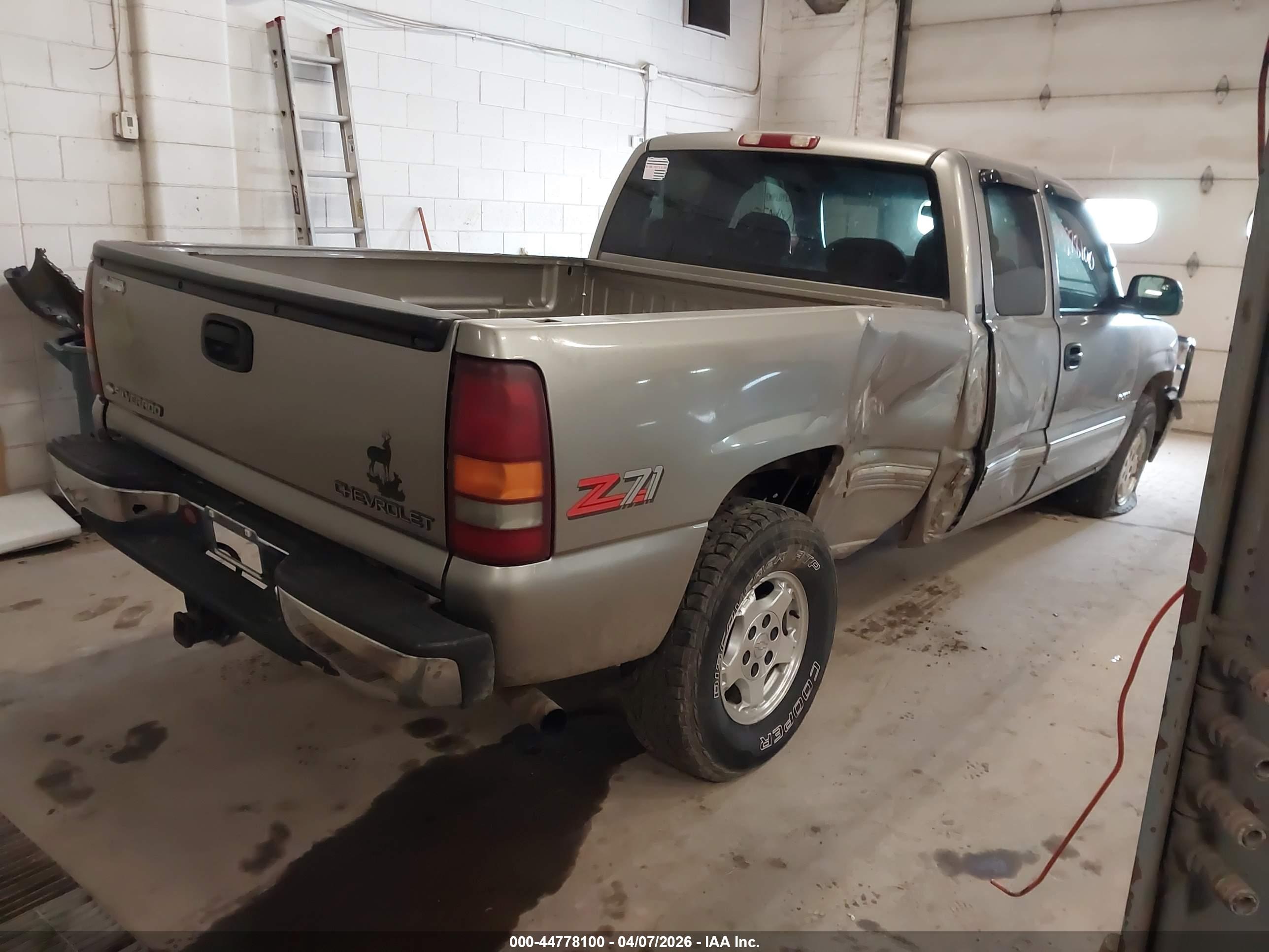 CHEVROLET SILVERADO image 4