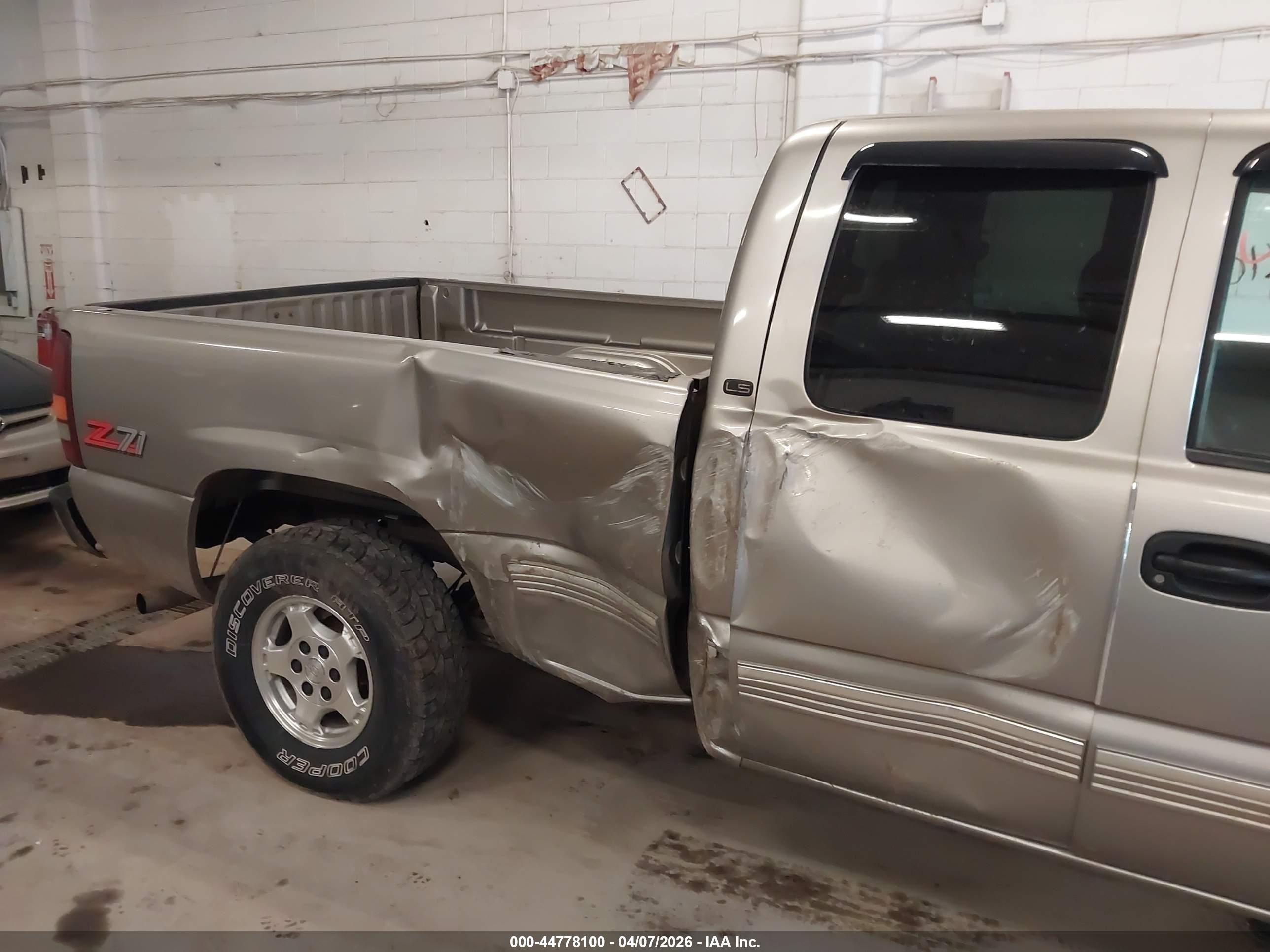 CHEVROLET SILVERADO image 6