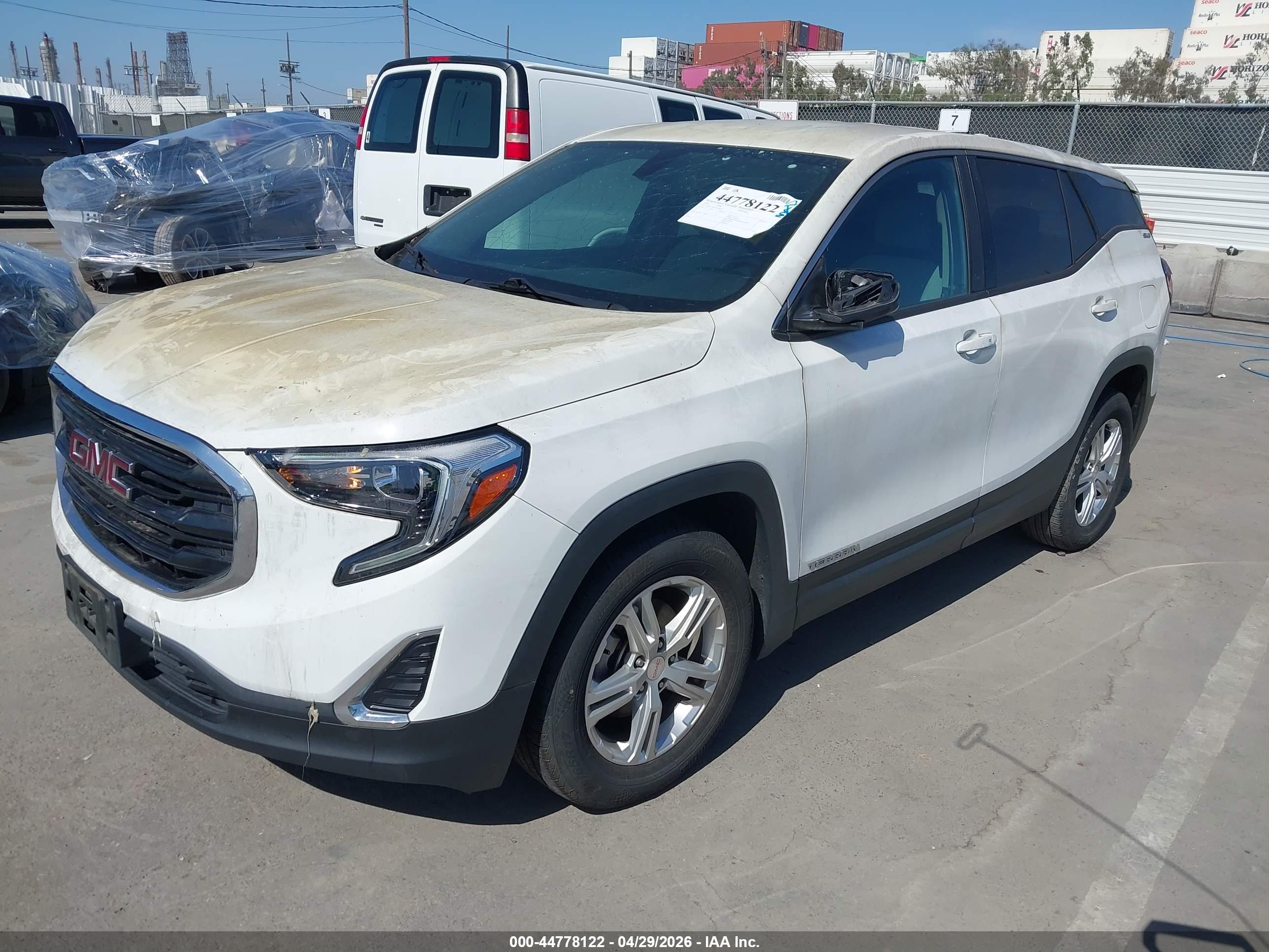GMC TERRAIN image 2