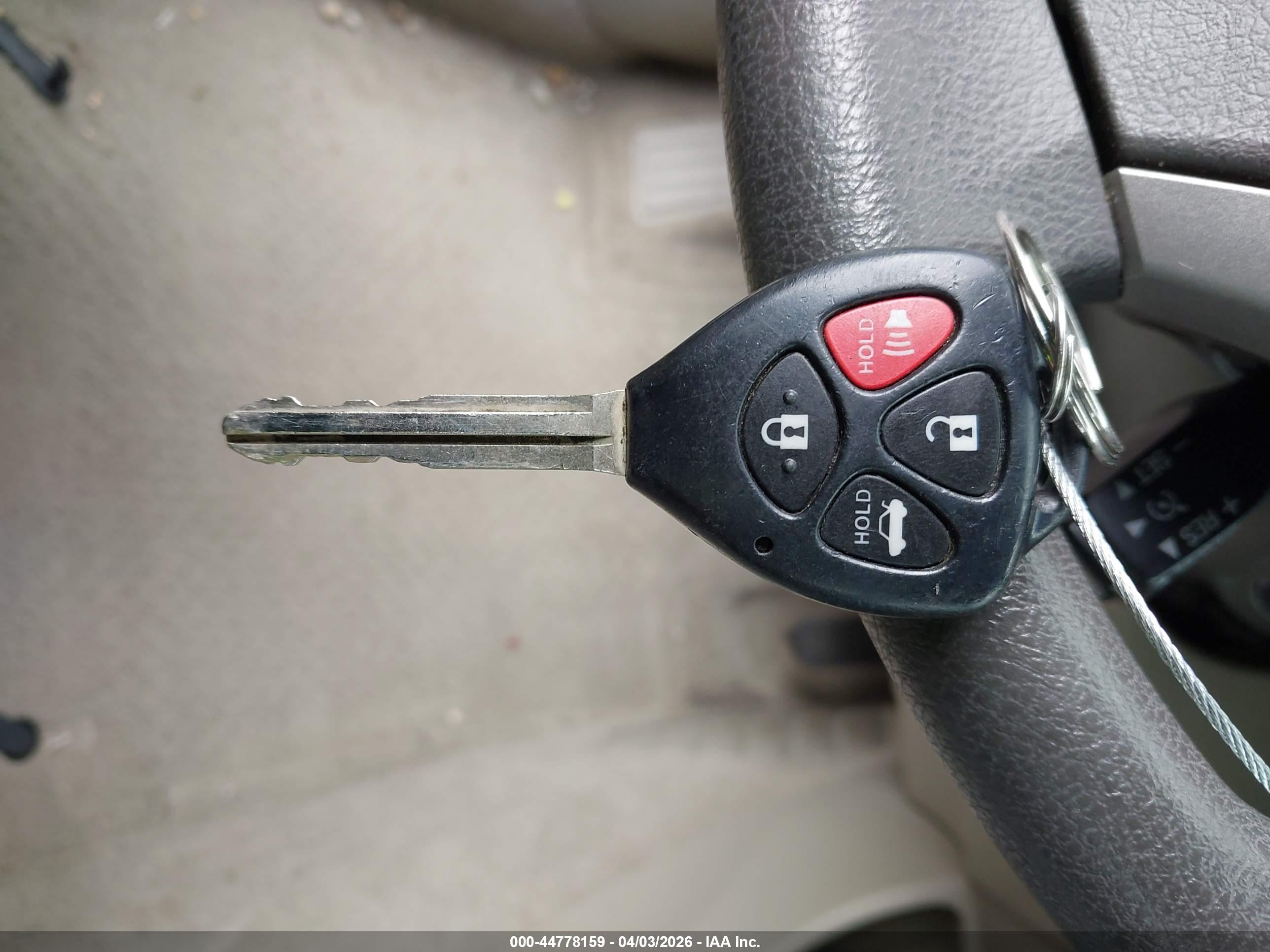 TOYOTA CAMRY image 11