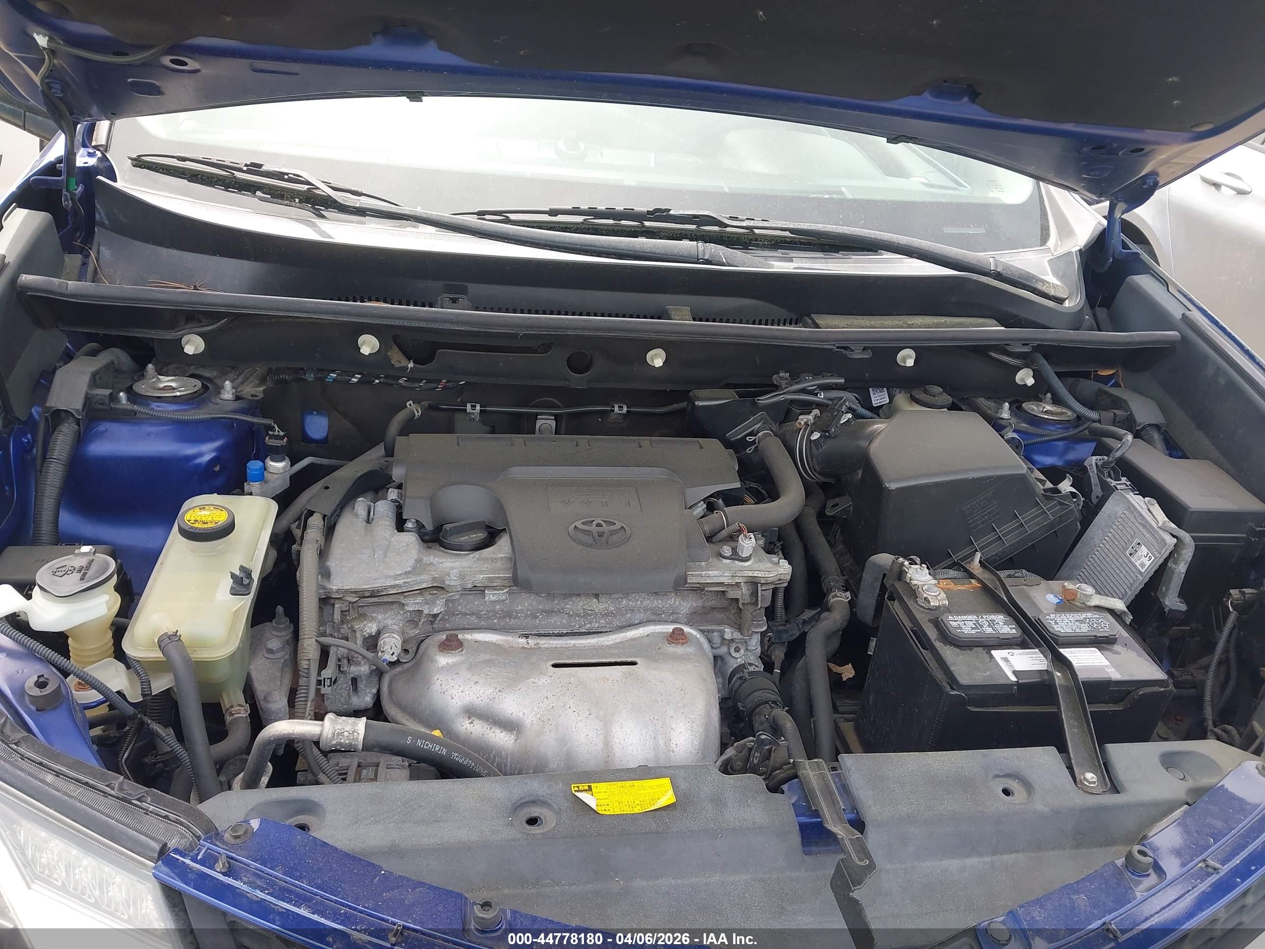 TOYOTA RAV4 image 10