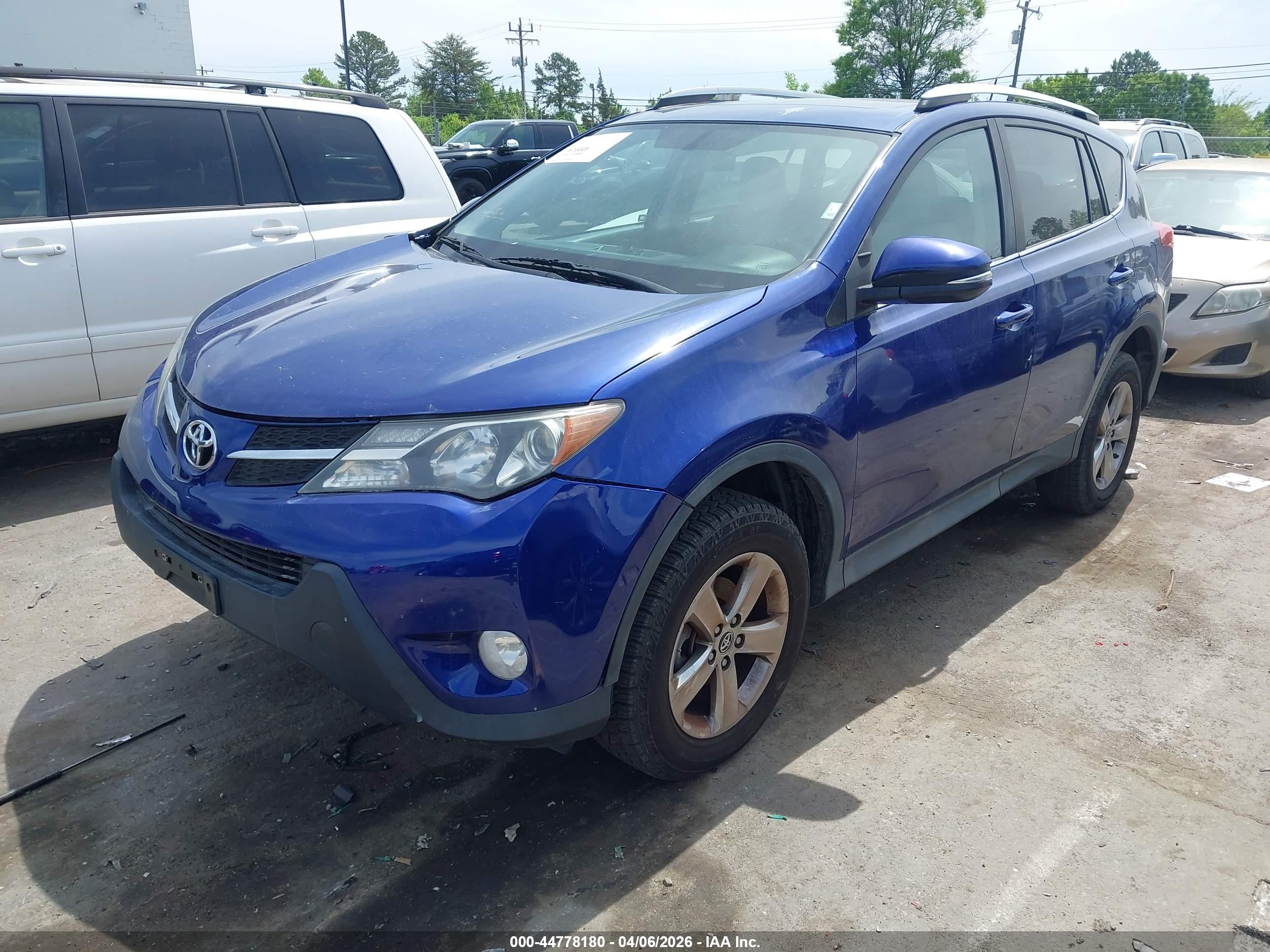 TOYOTA RAV4 image 2
