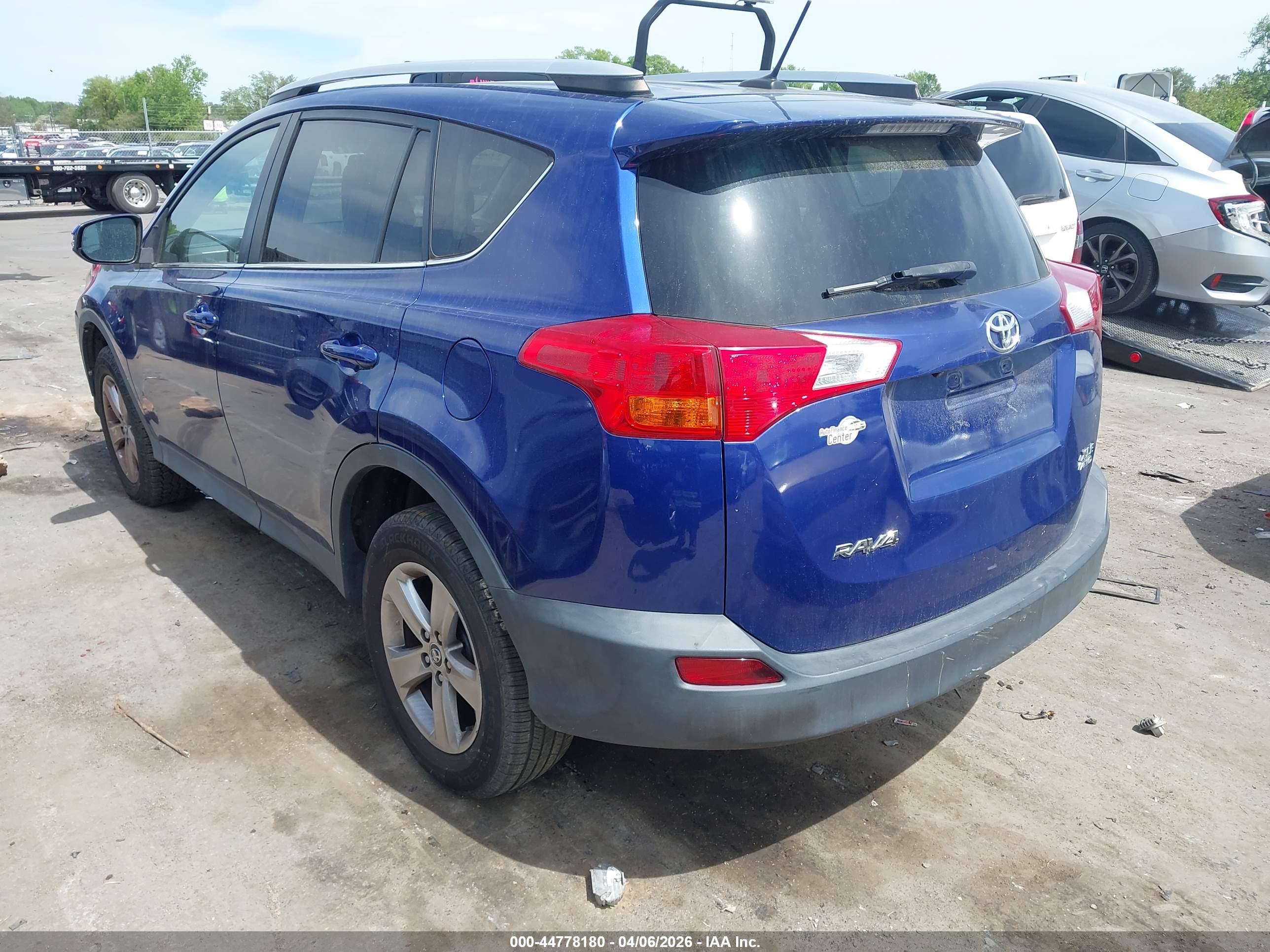 TOYOTA RAV4 image 3