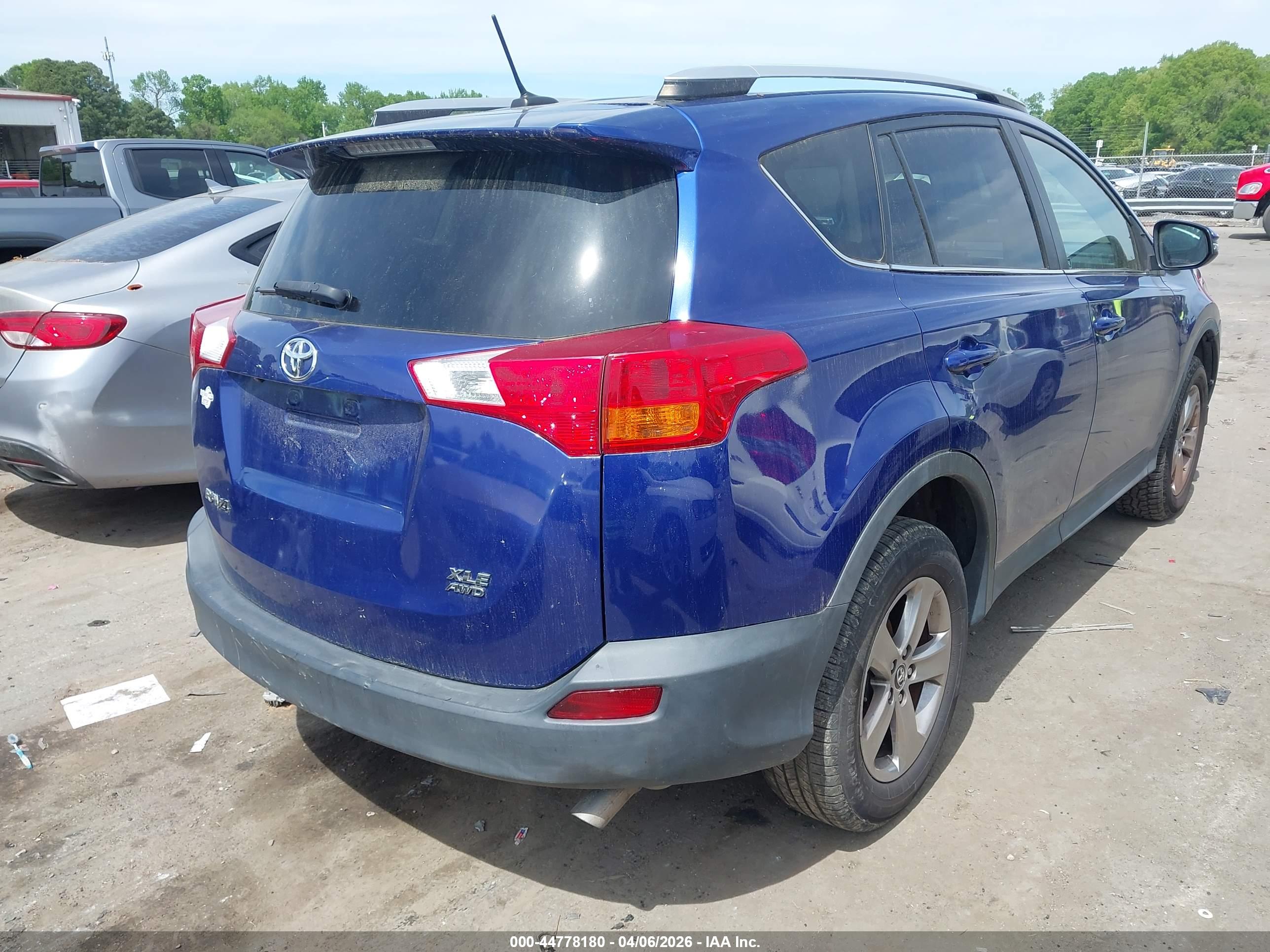 TOYOTA RAV4 image 4