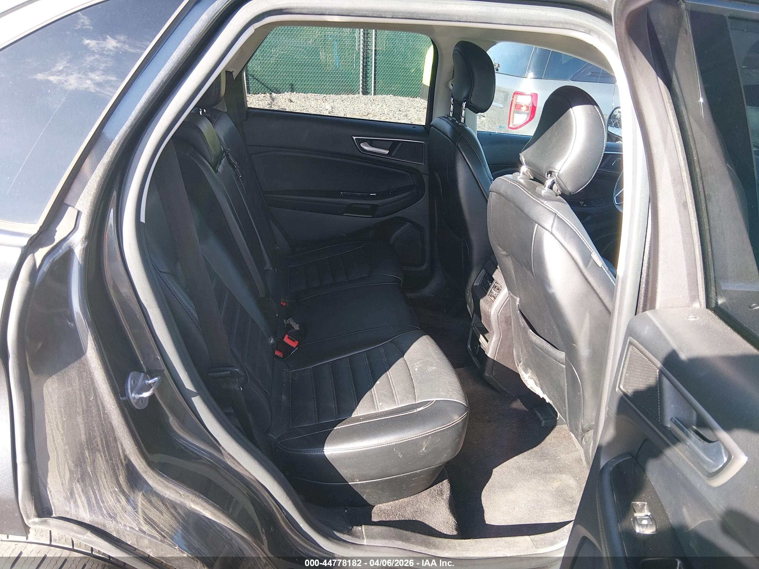 FORD EDGE image 8