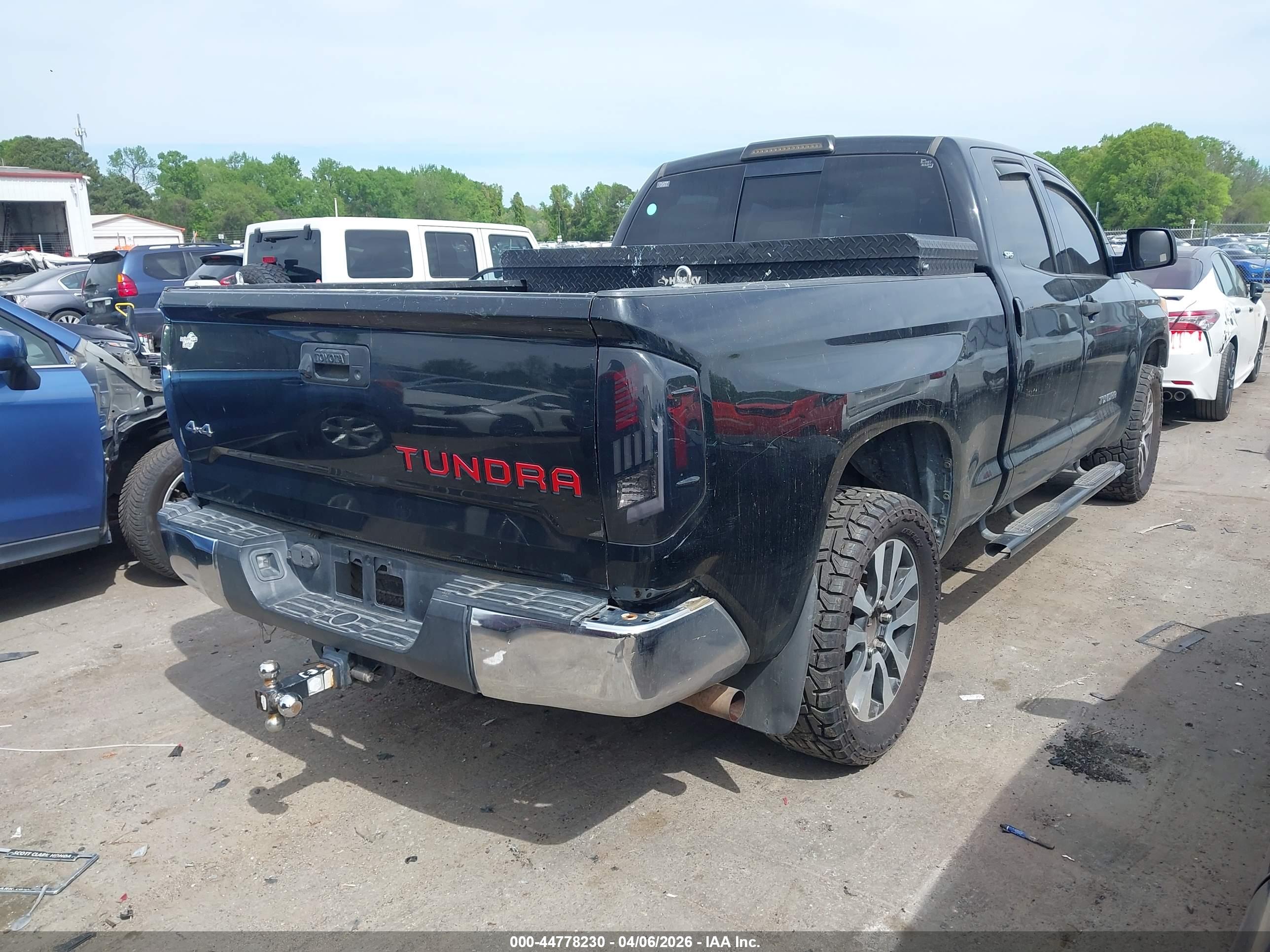 TOYOTA TUNDRA image 4