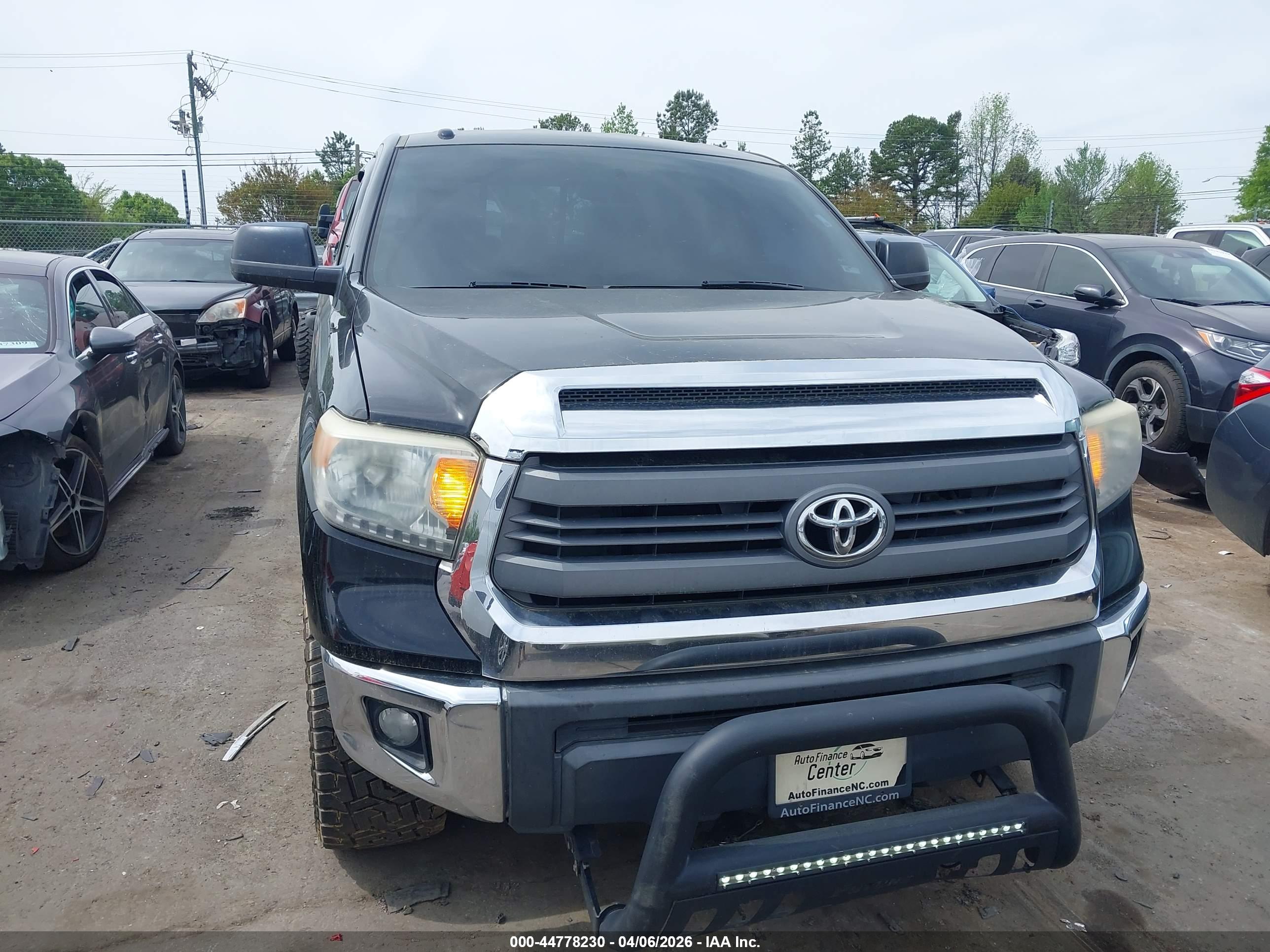 TOYOTA TUNDRA image 6