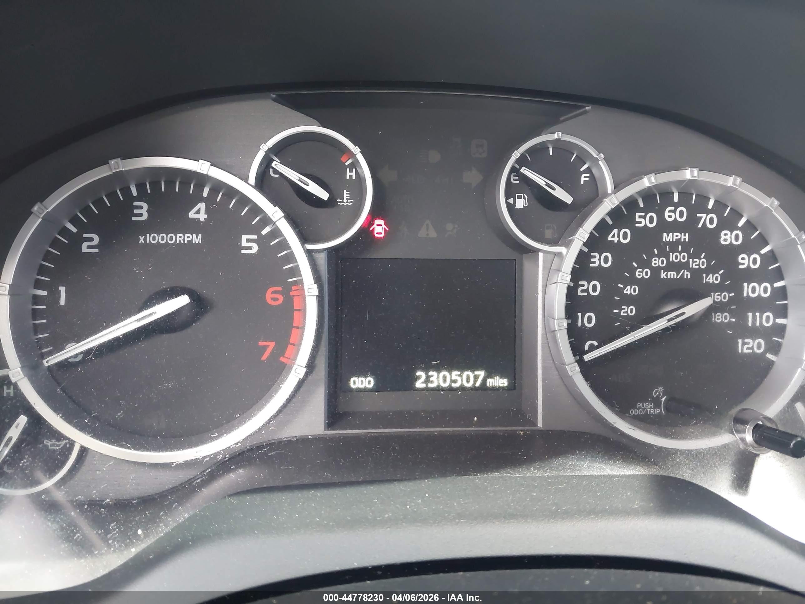 TOYOTA TUNDRA image 7
