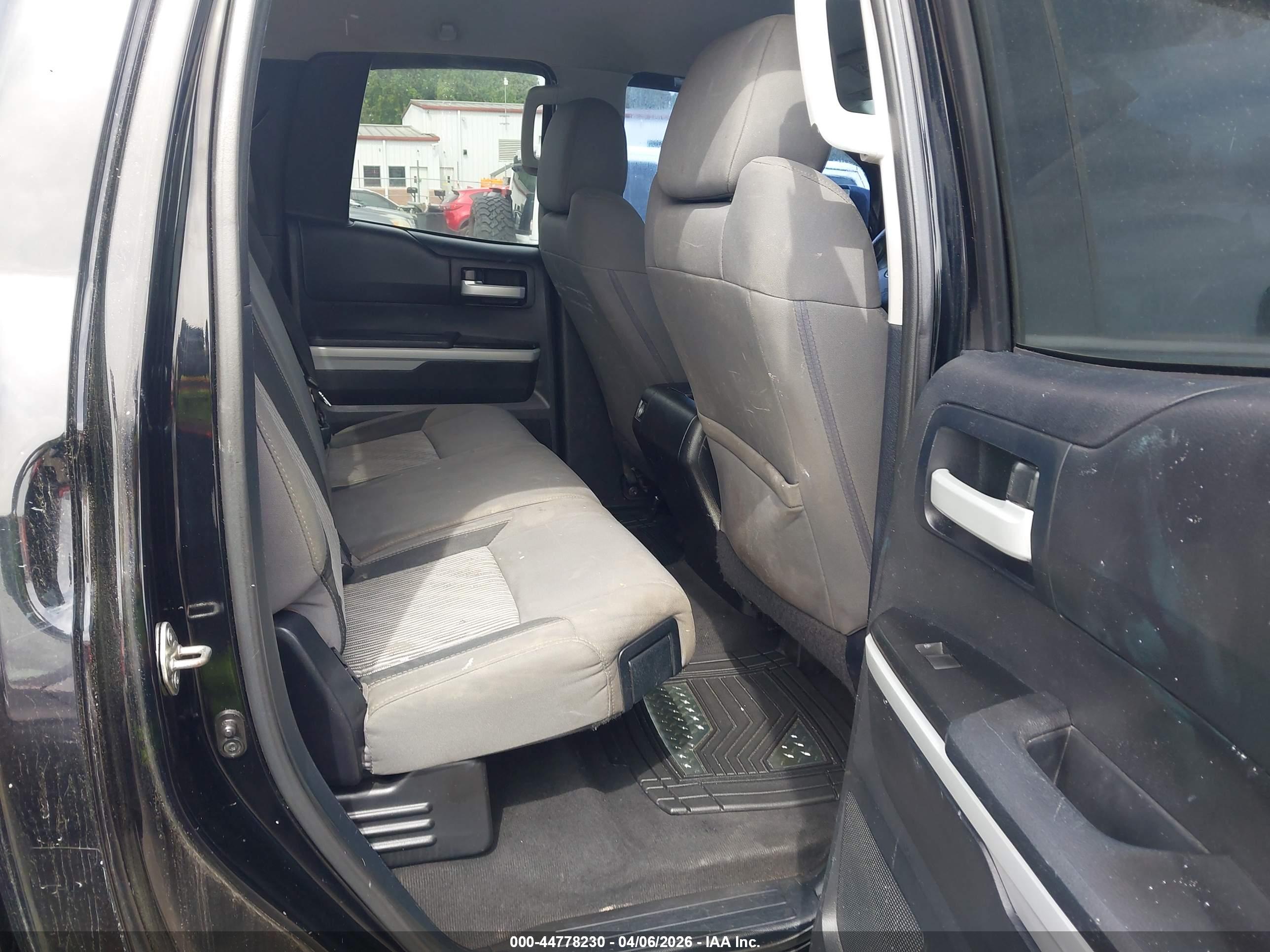 TOYOTA TUNDRA image 8